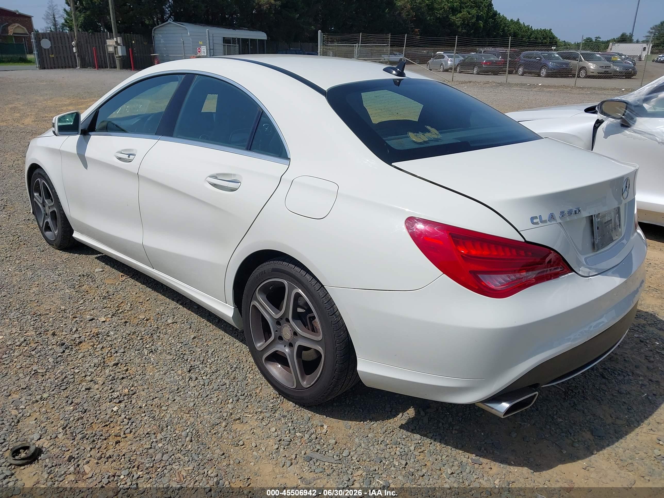 2015 Mercedes-benz Cla 250 4matic Белый vin: WDDSJ4GB6FN172023