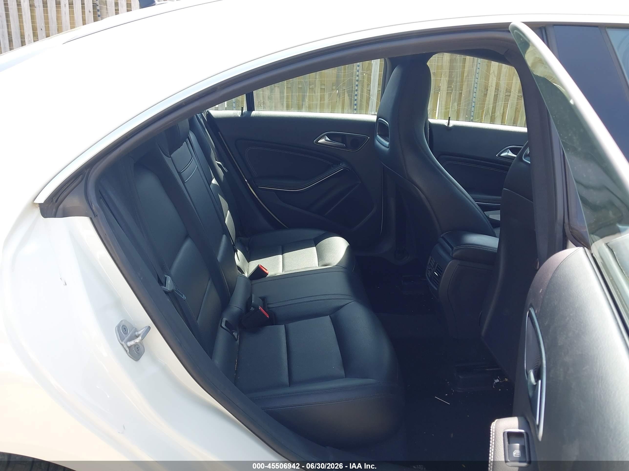 2015 Mercedes-benz Cla 250 4matic Белый vin: WDDSJ4GB6FN172023