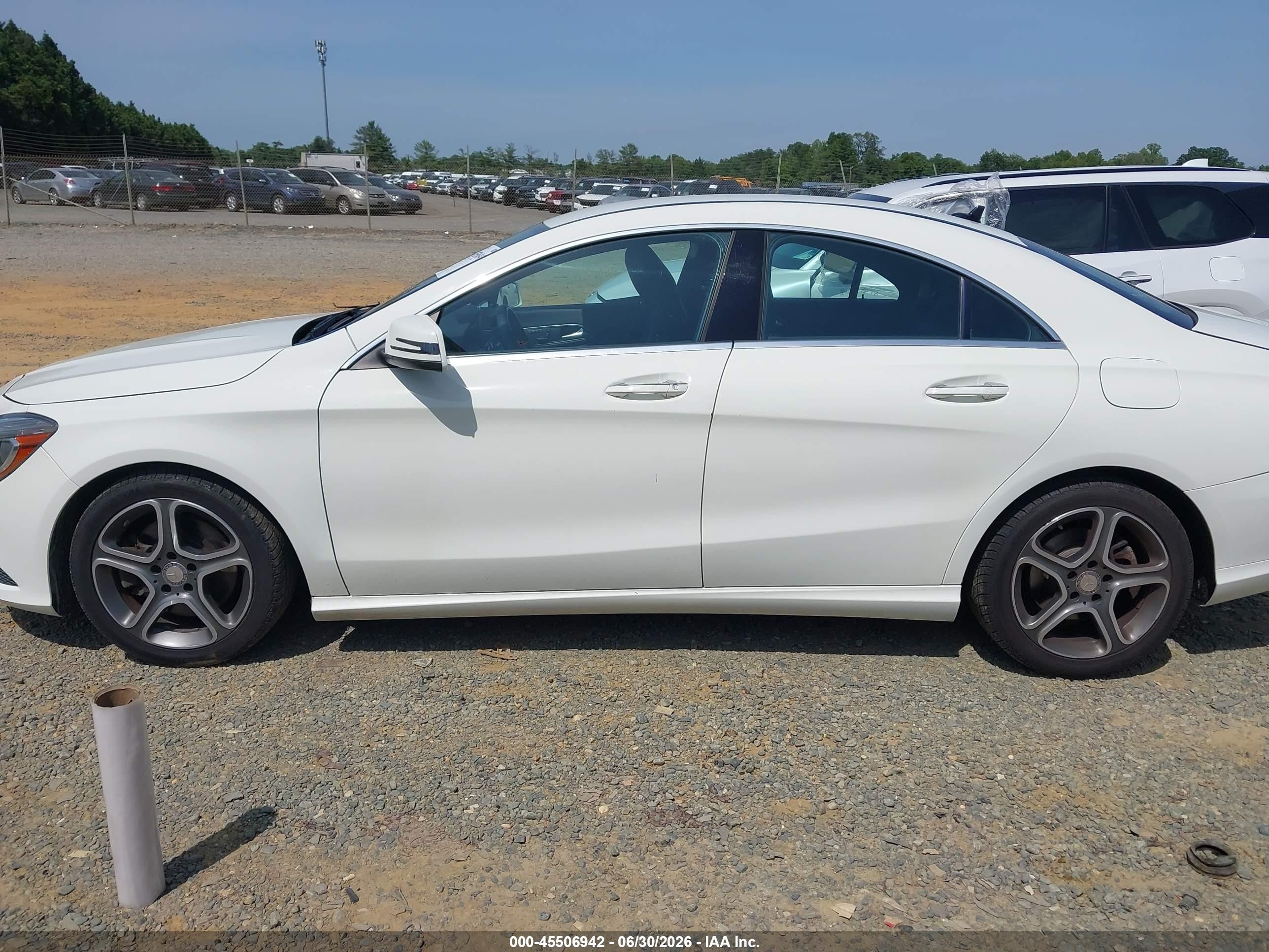 2015 Mercedes-benz Cla 250 4matic Белый vin: WDDSJ4GB6FN172023