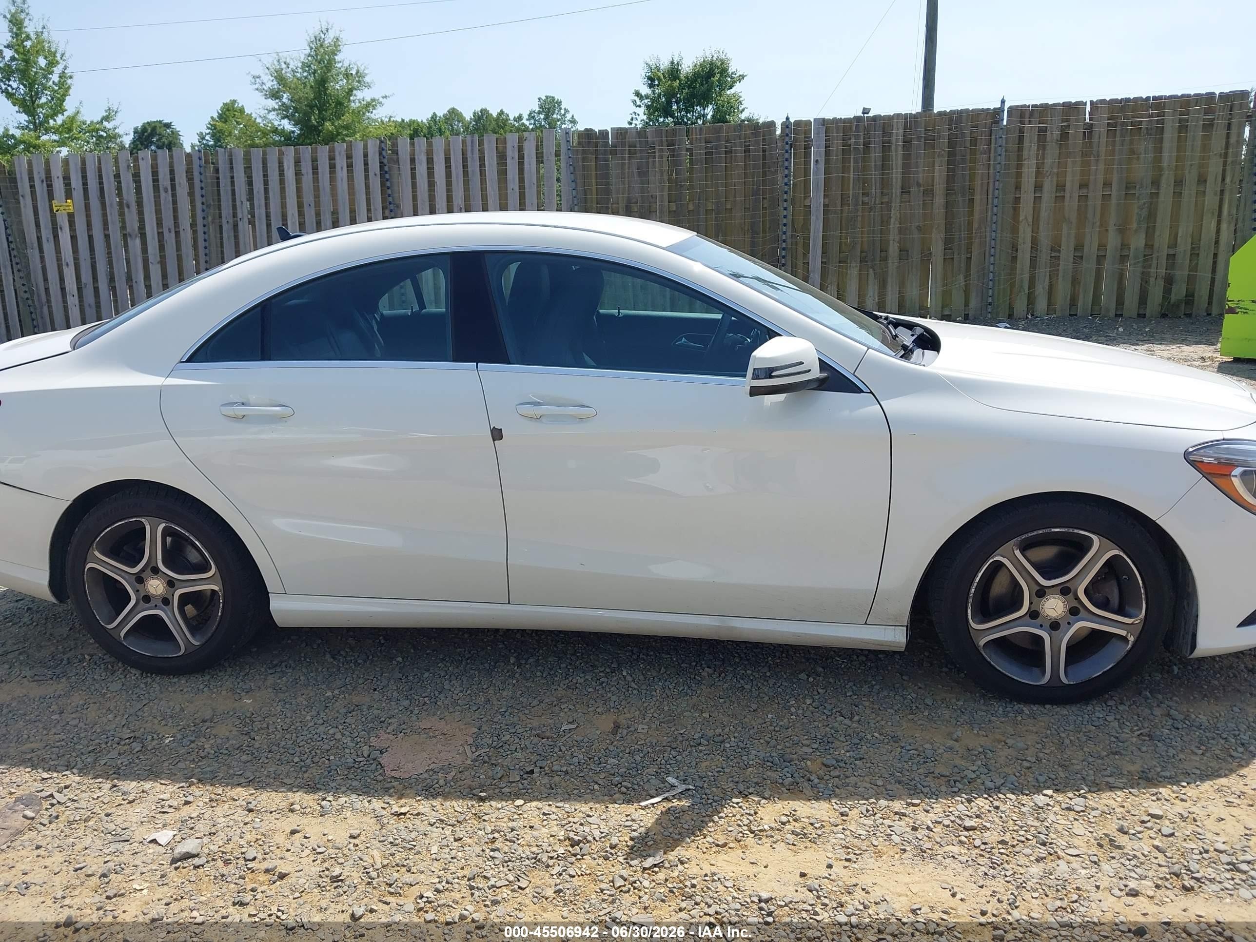 2015 Mercedes-benz Cla 250 4matic Белый vin: WDDSJ4GB6FN172023