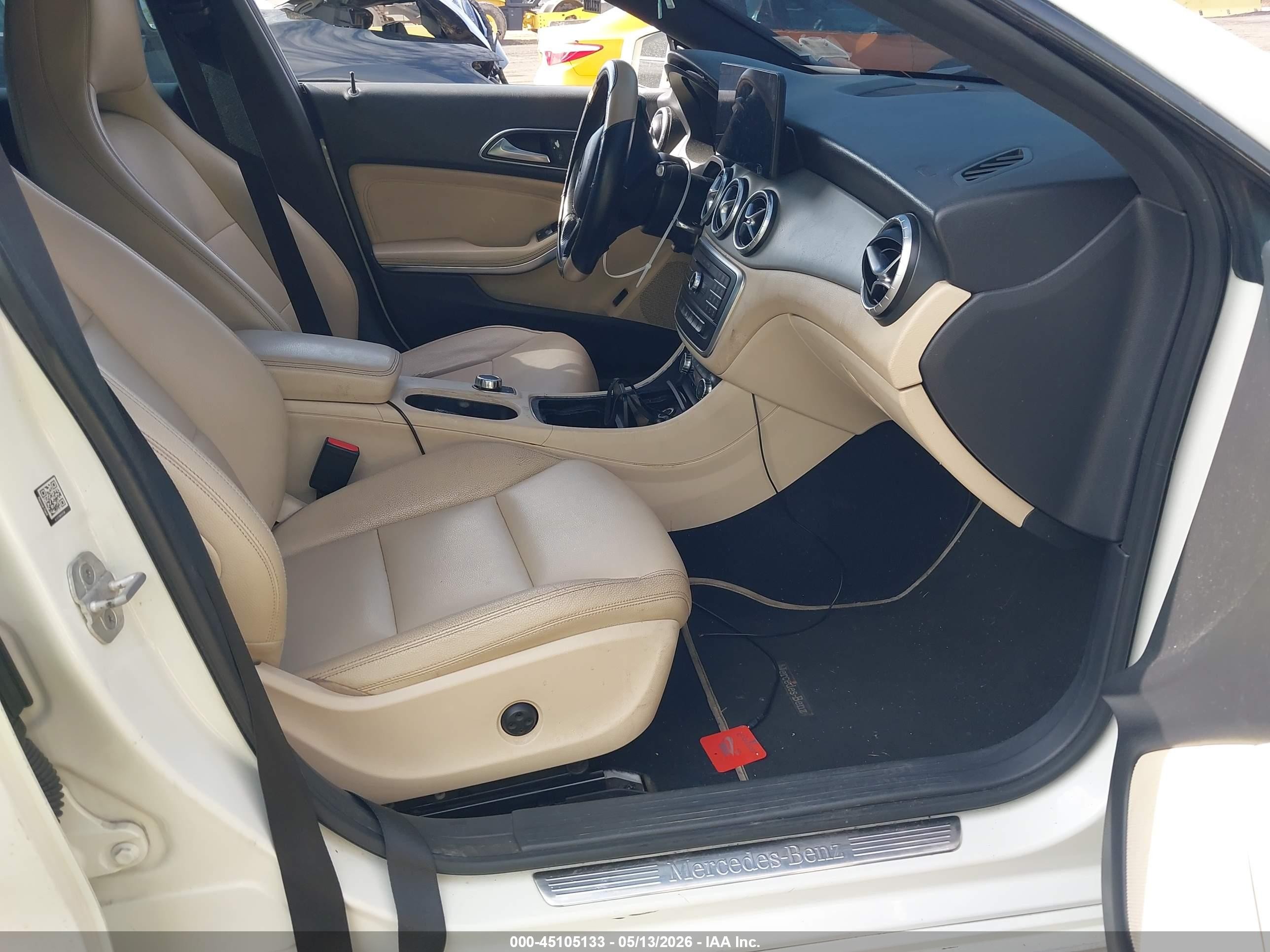 2015 Mercedes-benz Cla 250 4matic Белый vin: WDDSJ4GB6FN187332