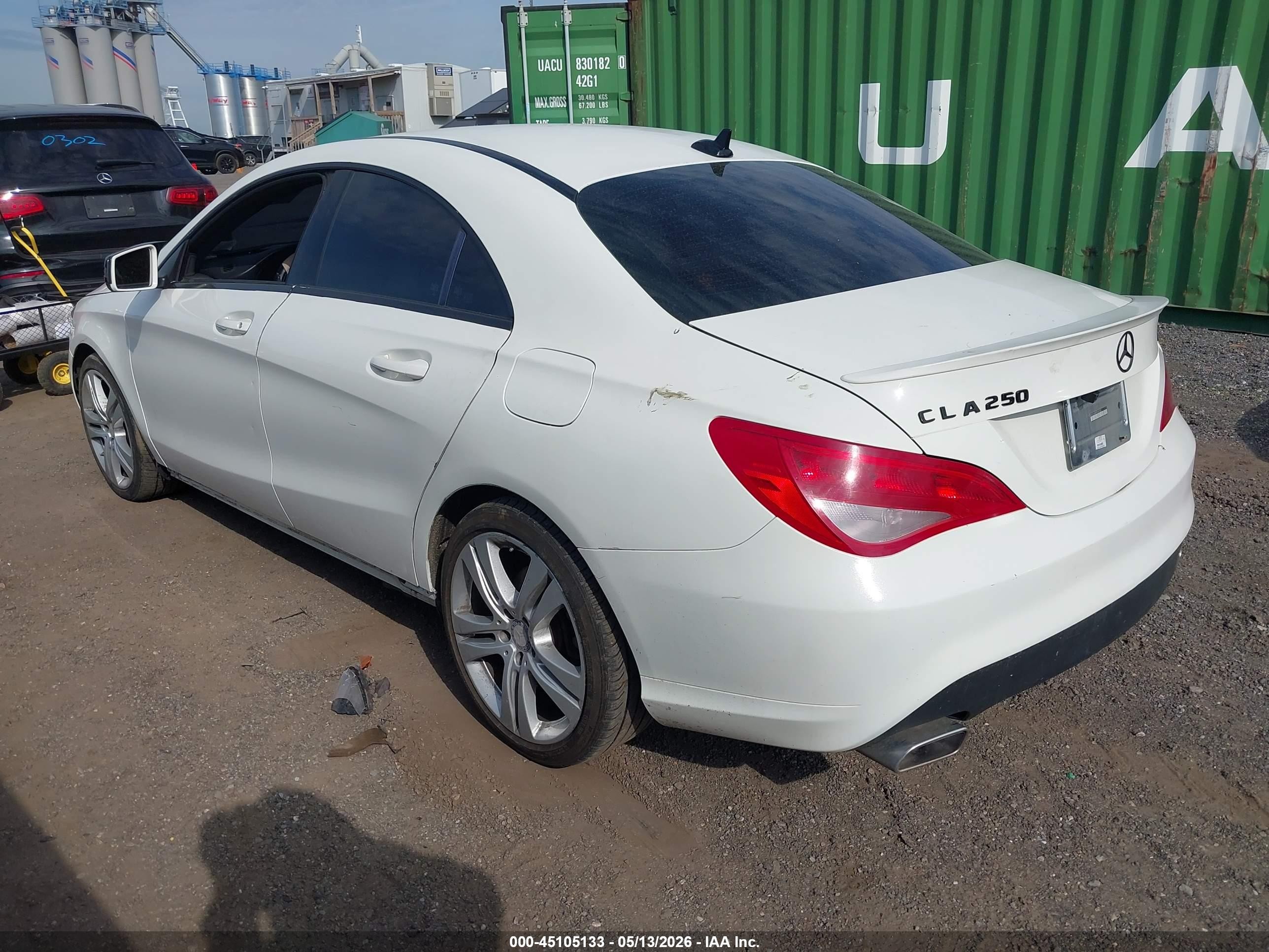 2015 Mercedes-benz Cla 250 4matic Белый vin: WDDSJ4GB6FN187332