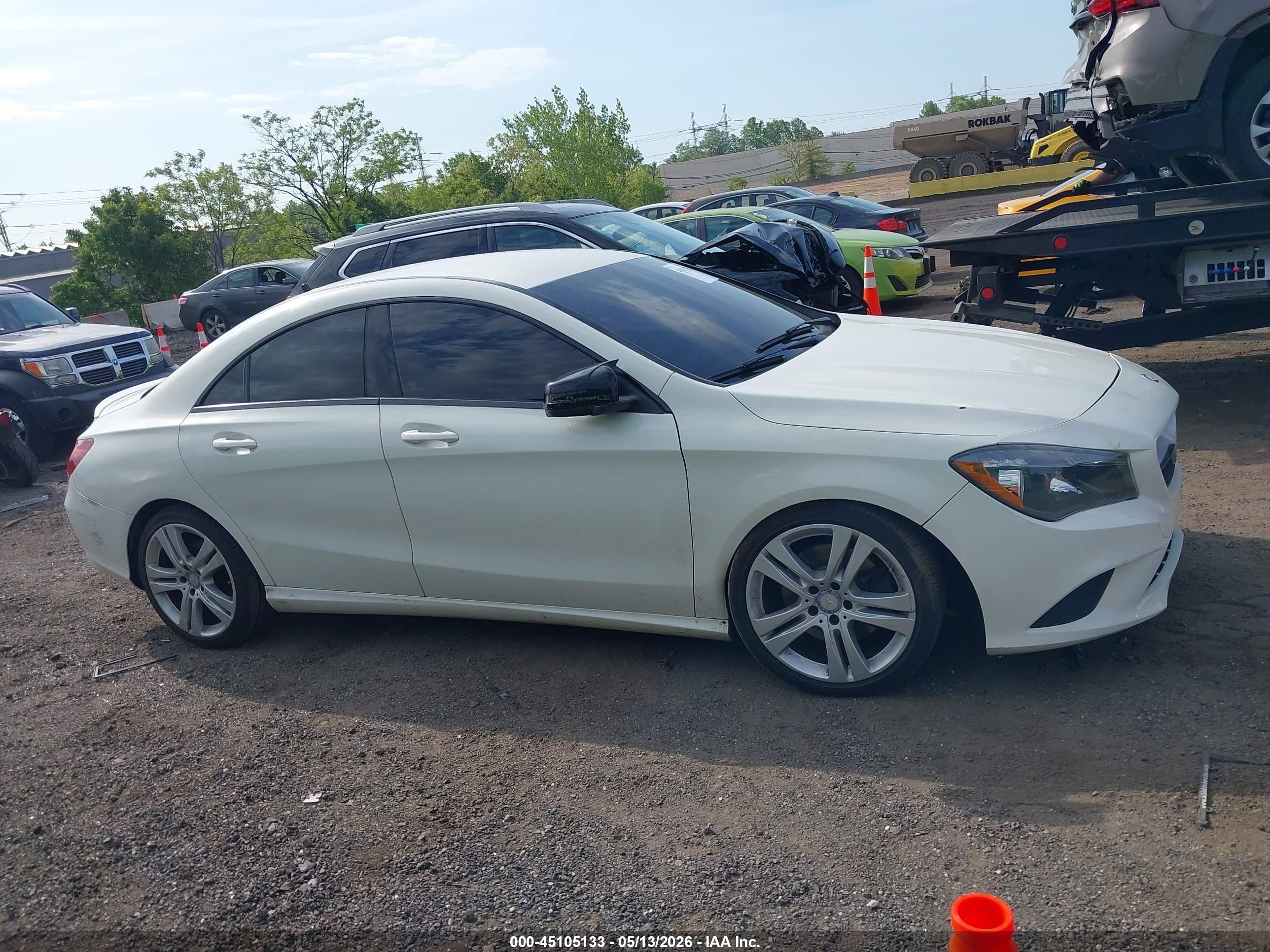 2015 Mercedes-benz Cla 250 4matic Белый vin: WDDSJ4GB6FN187332