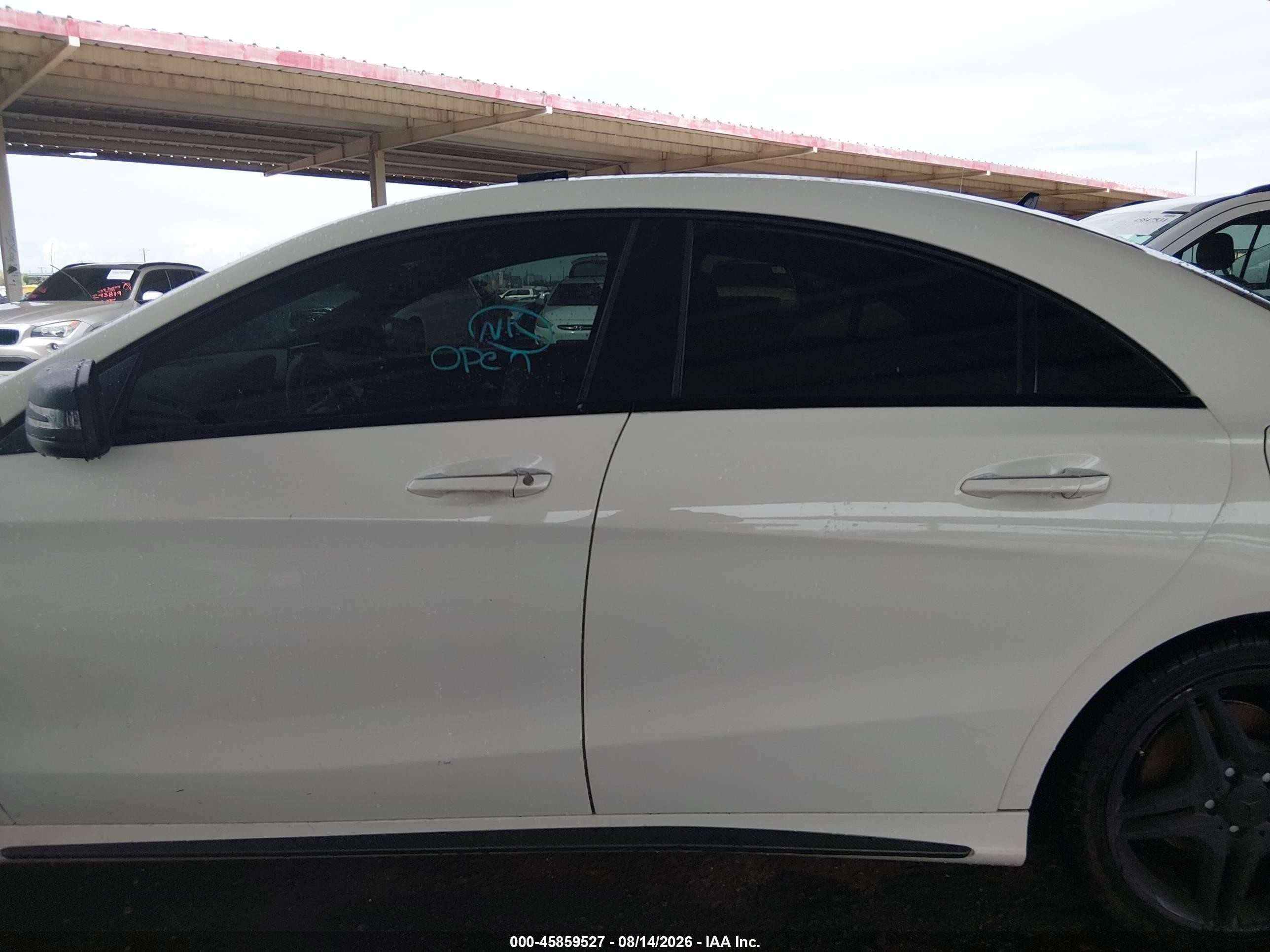 2015 Mercedes-benz Cla 250 4matic Белый vin: WDDSJ4GB6FN224475