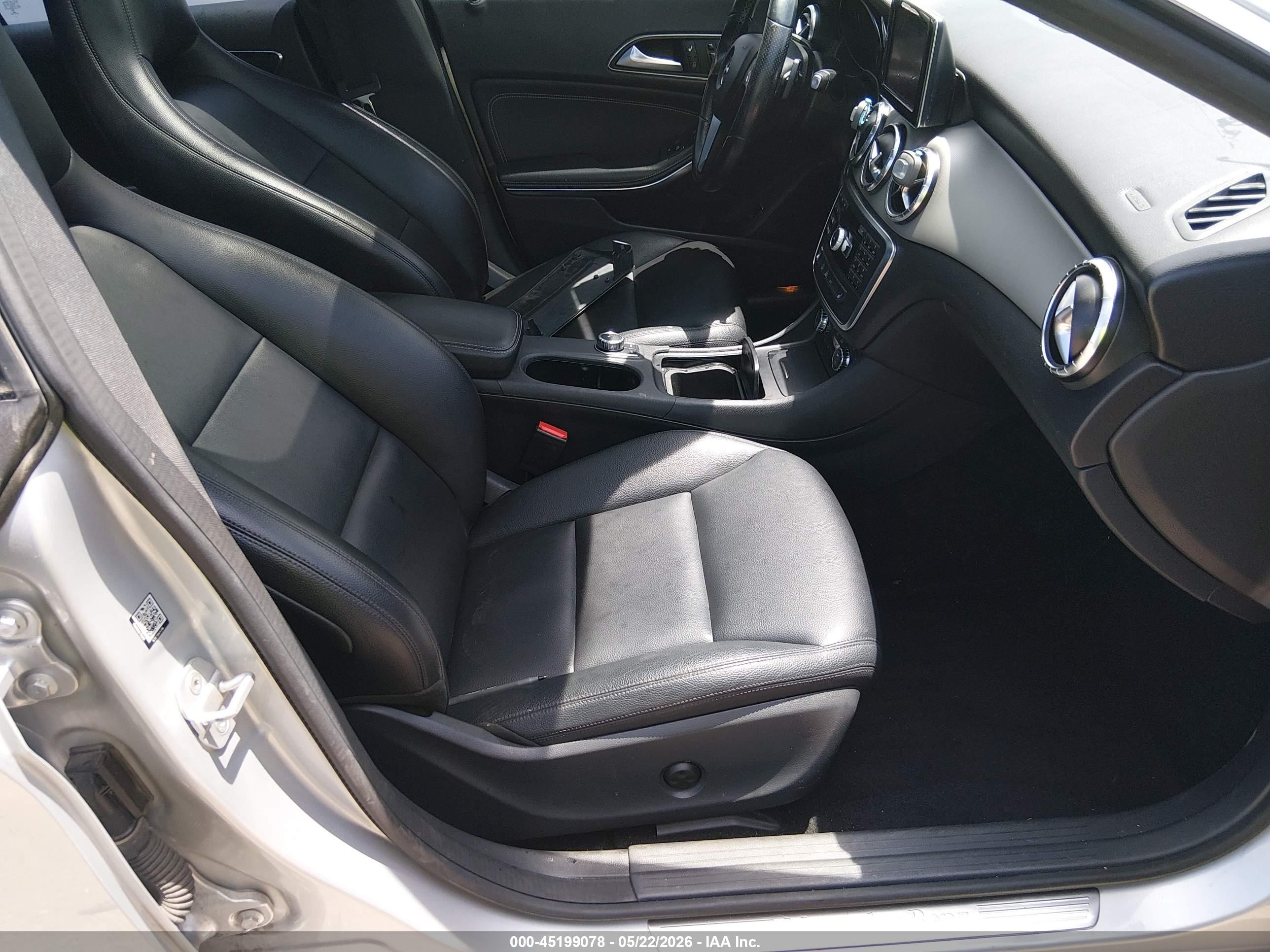 2014 Mercedes-benz Cla 250 4matic Серебряный vin: WDDSJ4GB7EN072558