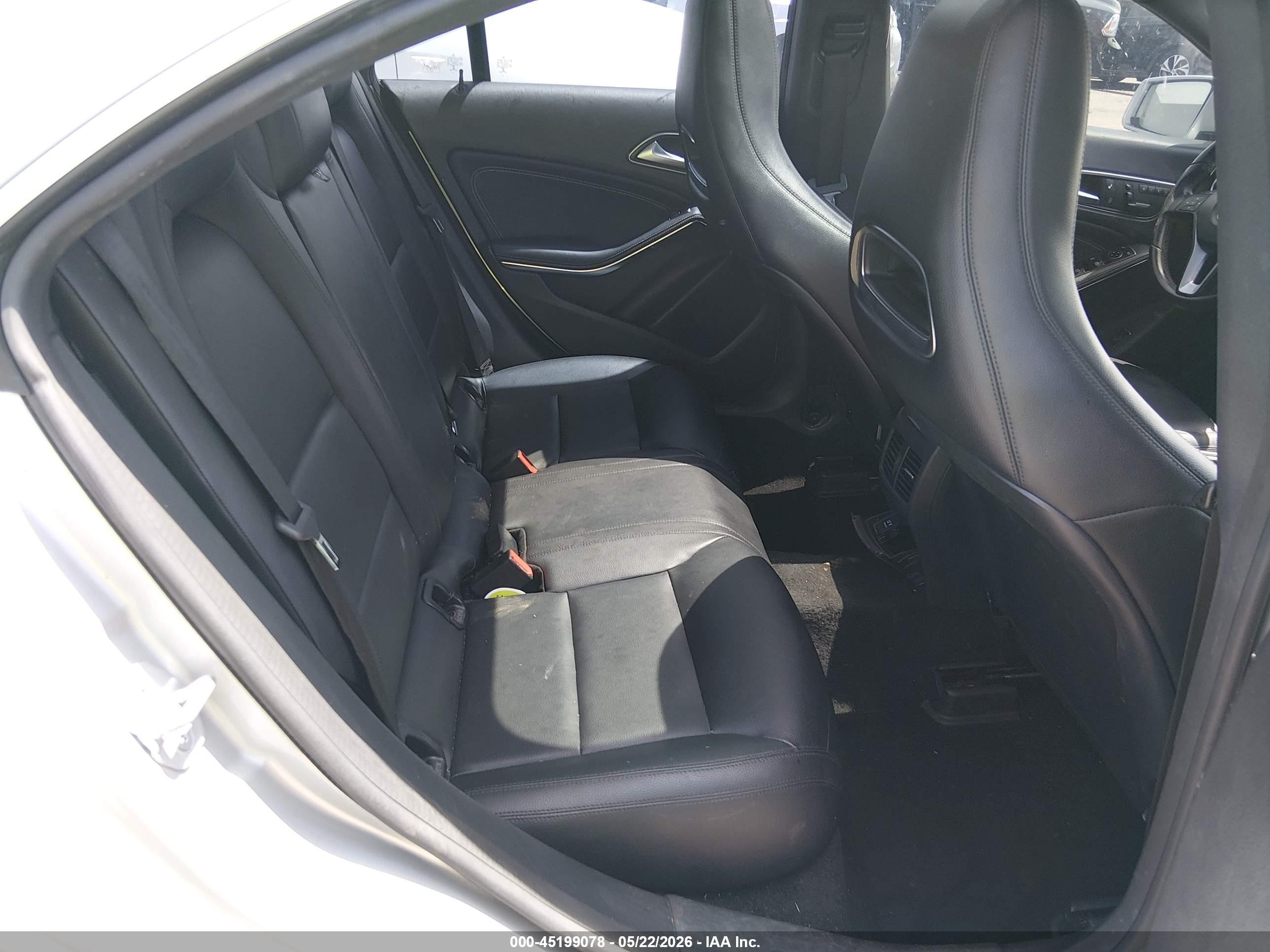 2014 Mercedes-benz Cla 250 4matic Серебряный vin: WDDSJ4GB7EN072558