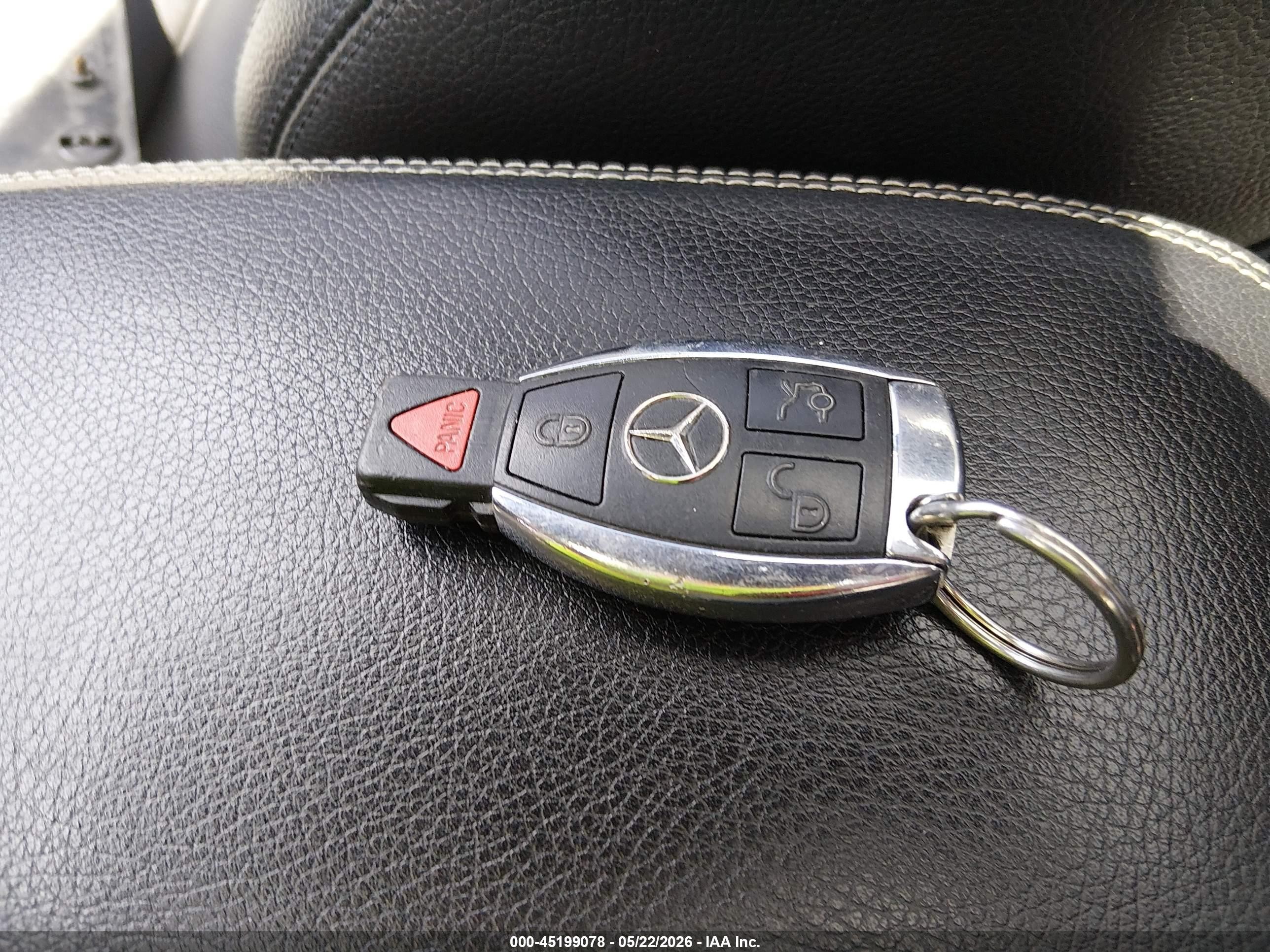 2014 Mercedes-benz Cla 250 4matic Серебряный vin: WDDSJ4GB7EN072558
