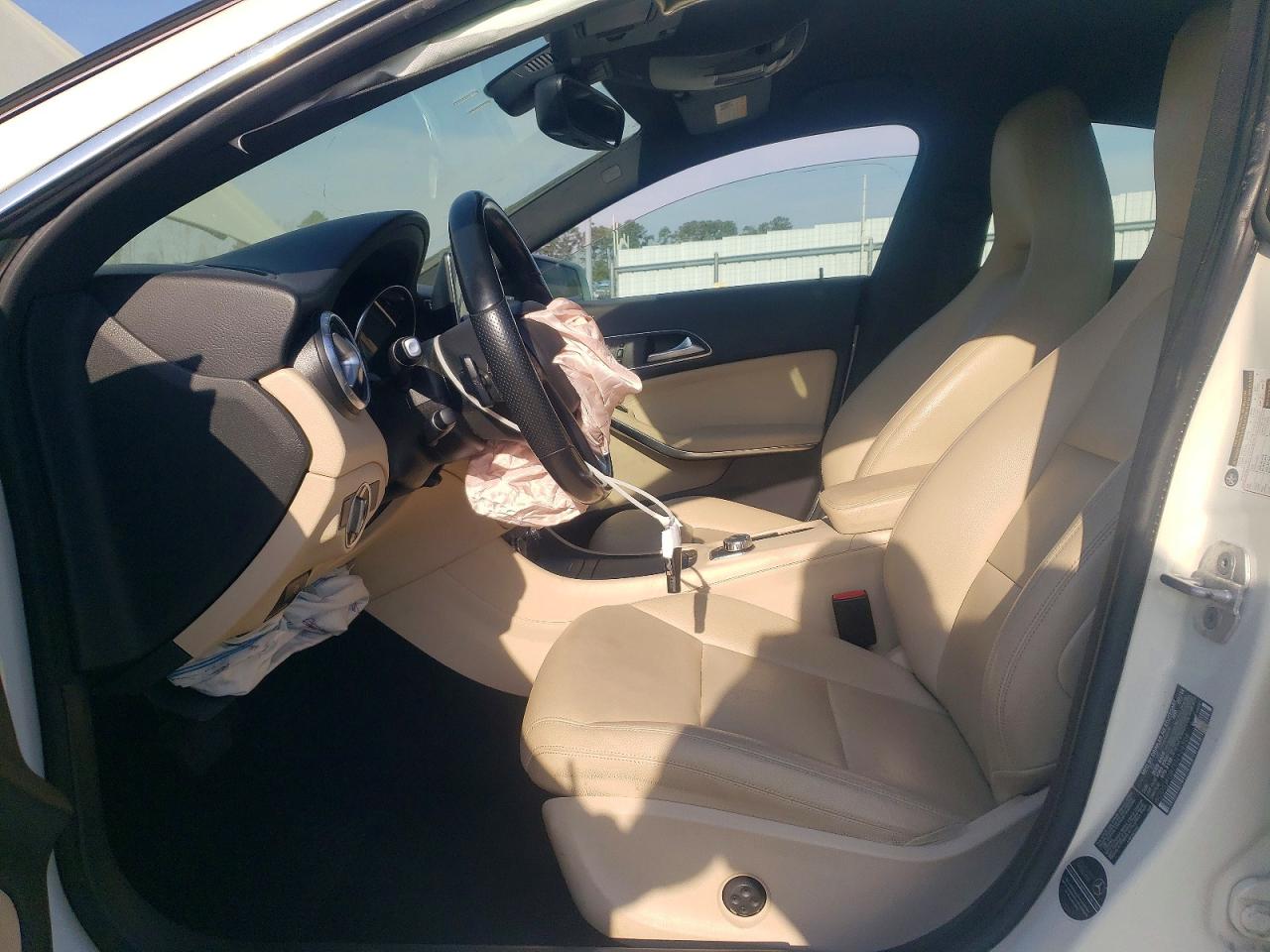 2014 Mercedes-benz Cla 250 4matic White vin: WDDSJ4GB7EN126506