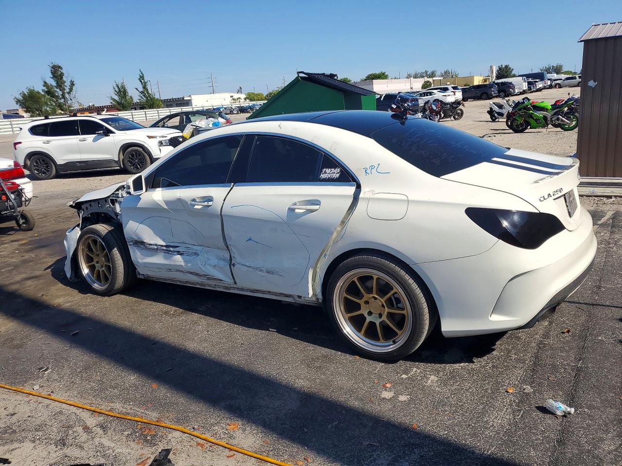 2015 Mercedes-benz Cla250 White vin: WDDSJ4GB7FN183208