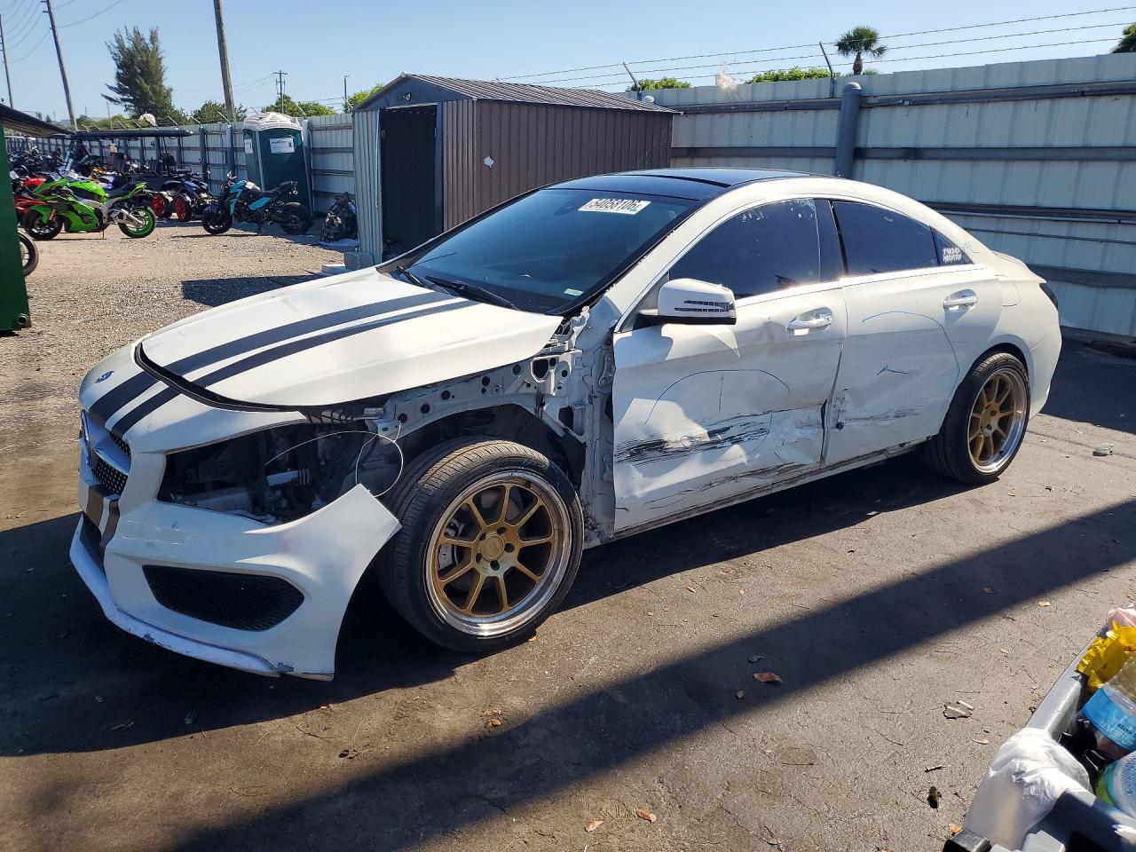 2015 Mercedes-benz Cla250 White vin: WDDSJ4GB7FN183208