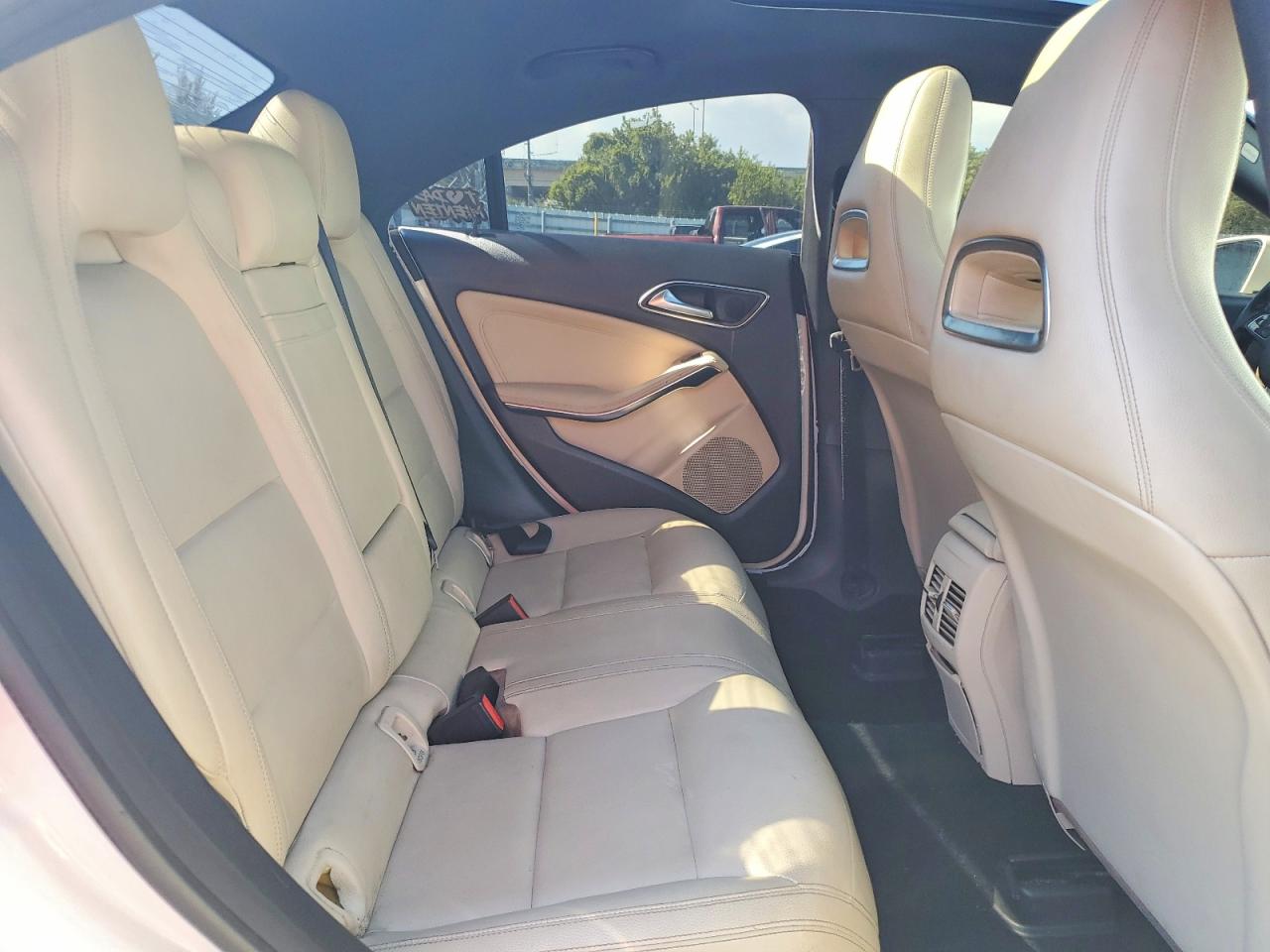 2015 Mercedes-benz Cla250 White vin: WDDSJ4GB7FN183208