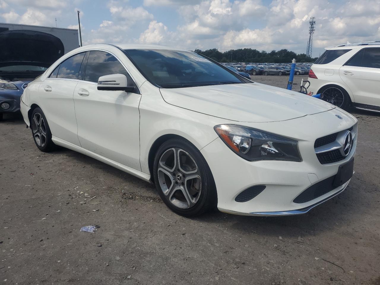 2018 Mercedes-benz Cla 250 4matic Белый vin: WDDSJ4GB7JN537740