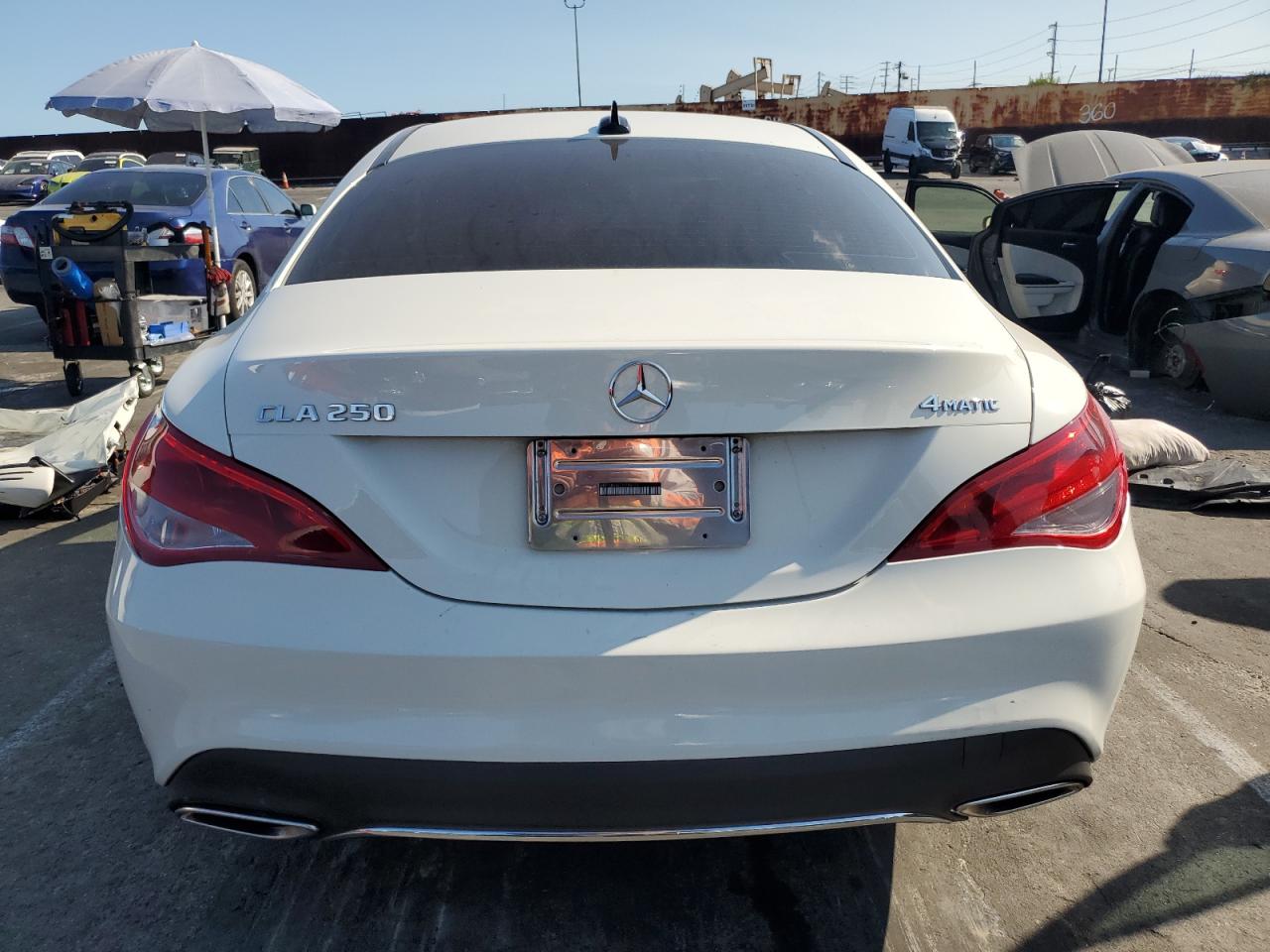 2018 Mercedes-benz Cla 250 4matic Белый vin: WDDSJ4GB7JN588722