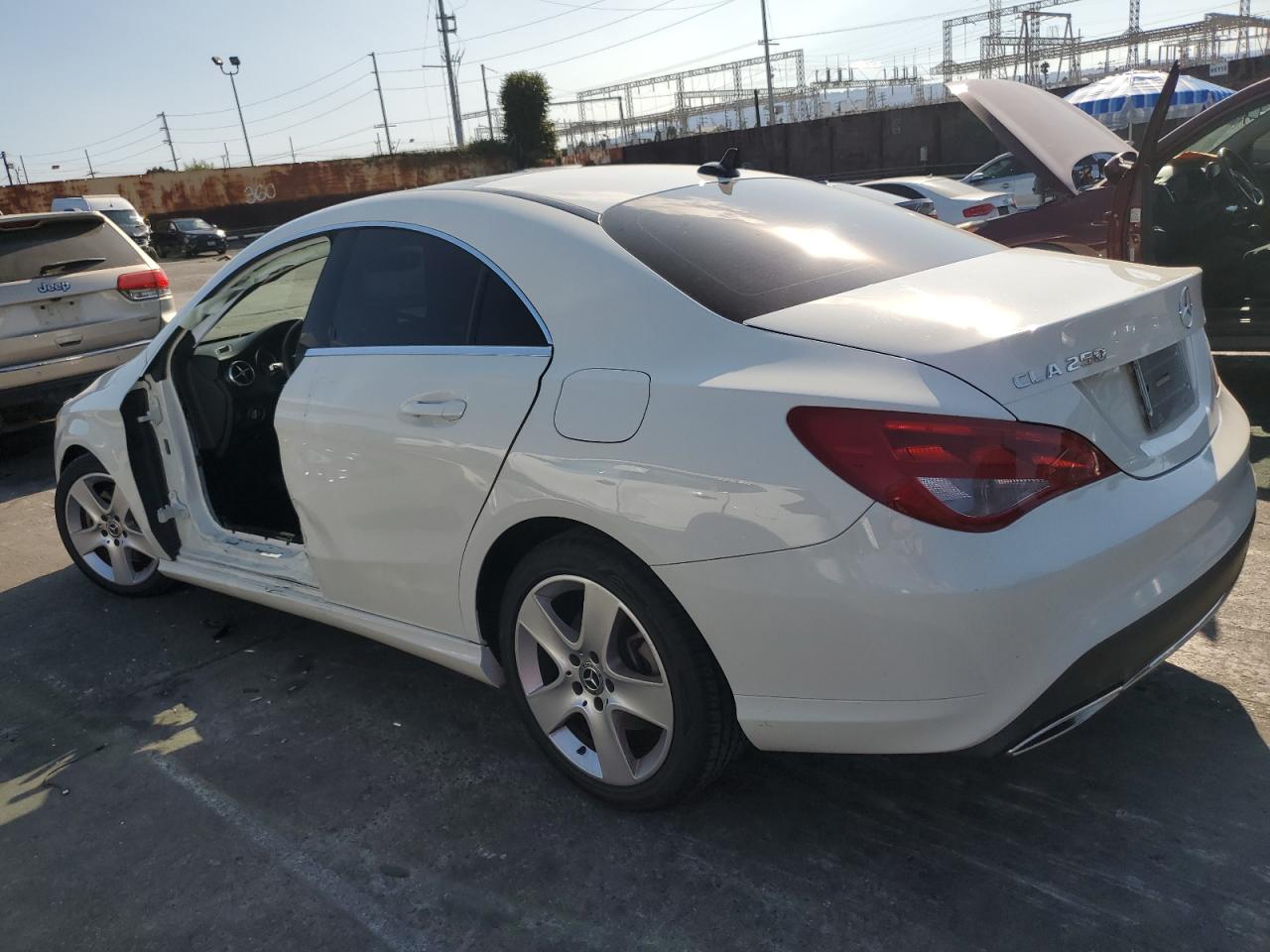 2018 Mercedes-benz Cla 250 4matic Белый vin: WDDSJ4GB7JN588722