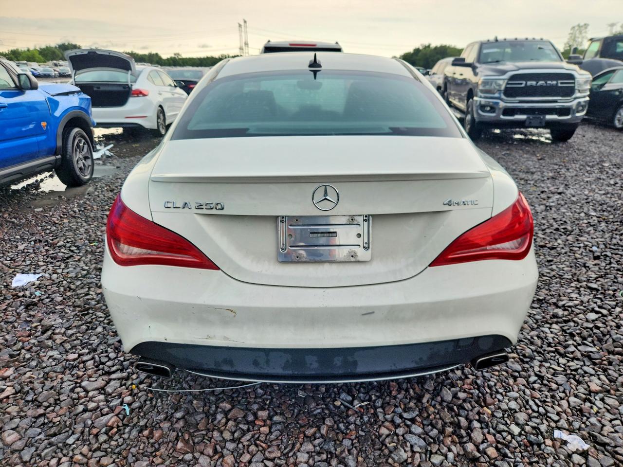 2015 Mercedes-benz Cla 250 4matic Белый vin: WDDSJ4GB8FN185484