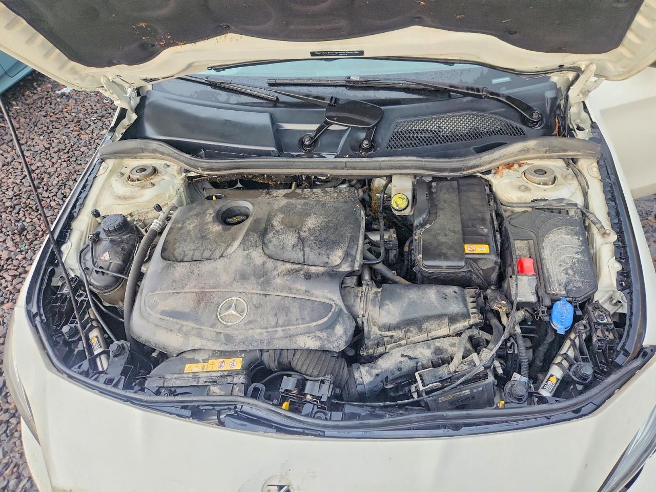 2015 Mercedes-benz Cla 250 4matic Белый vin: WDDSJ4GB8FN185484