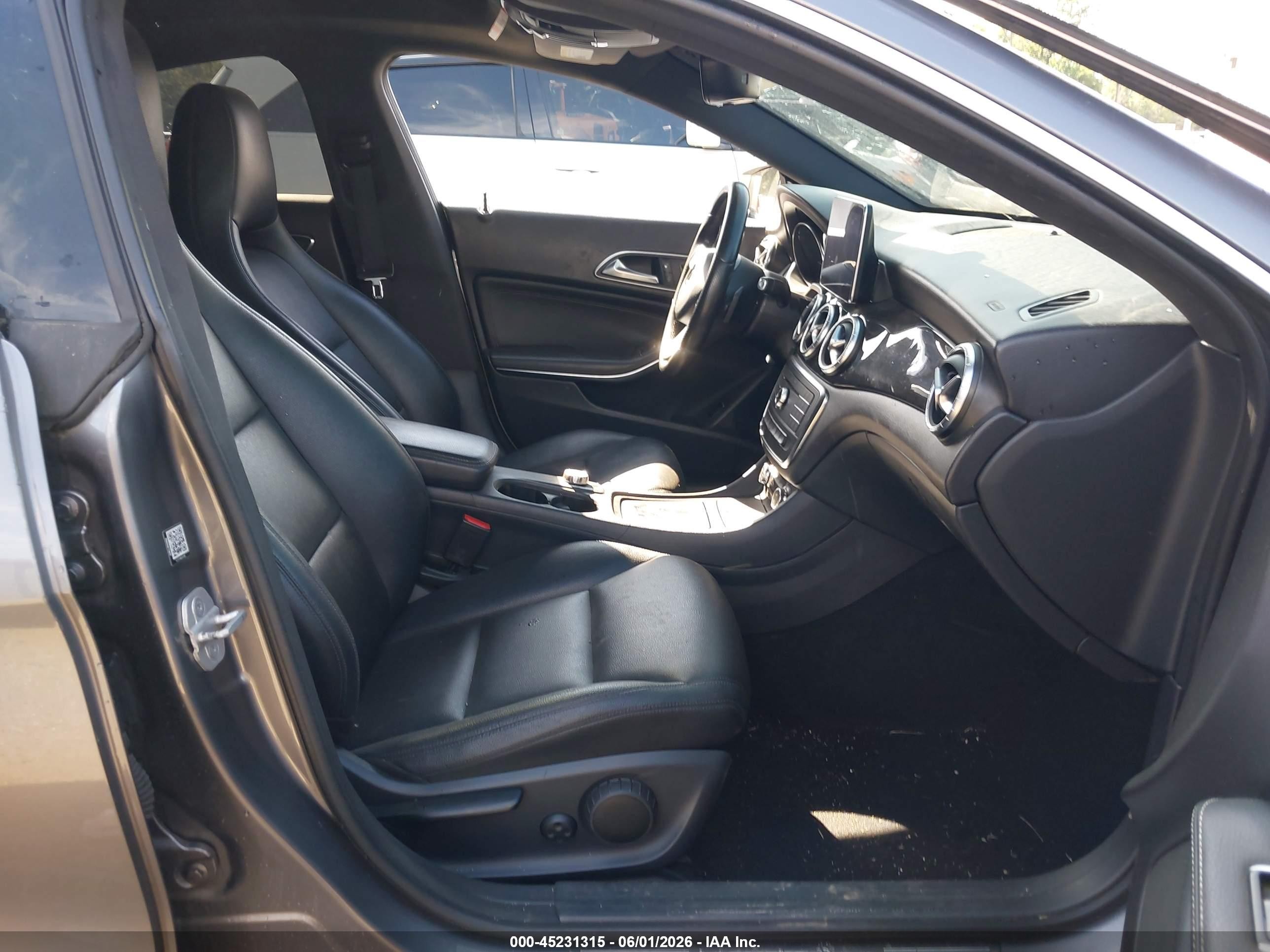 2015 Mercedes-benz Cla 250 4matic Gray vin: WDDSJ4GB8FN282281