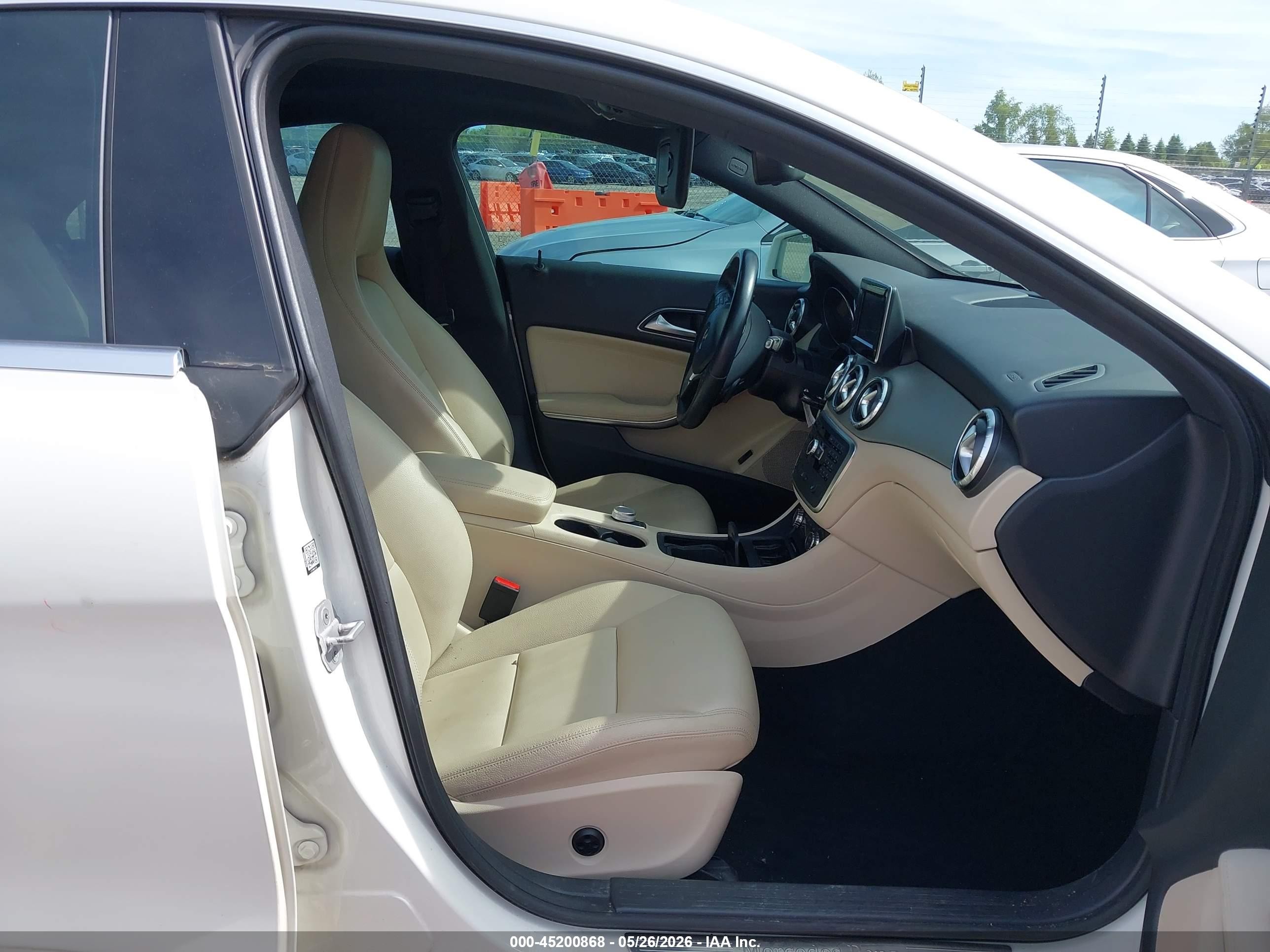 2014 Mercedes-benz Cla 250 4matic White vin: WDDSJ4GB9EN072562