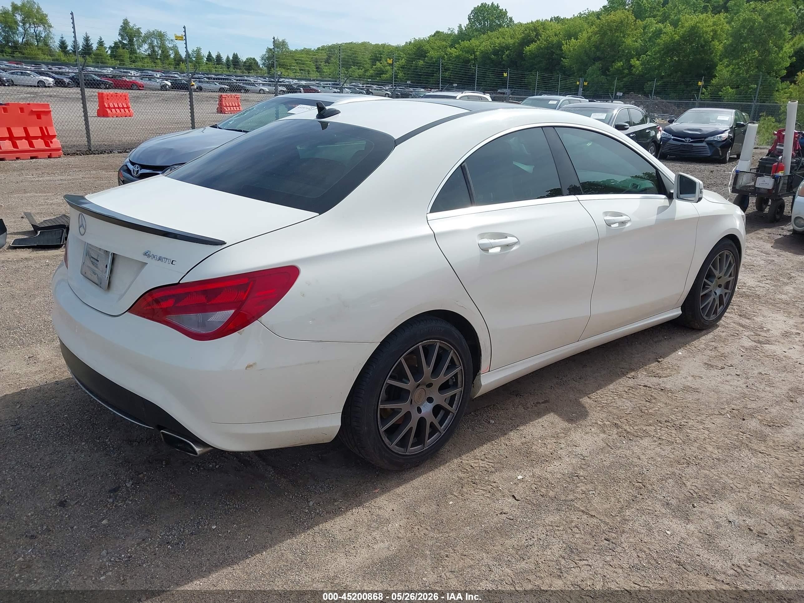 2014 Mercedes-benz Cla 250 4matic White vin: WDDSJ4GB9EN072562
