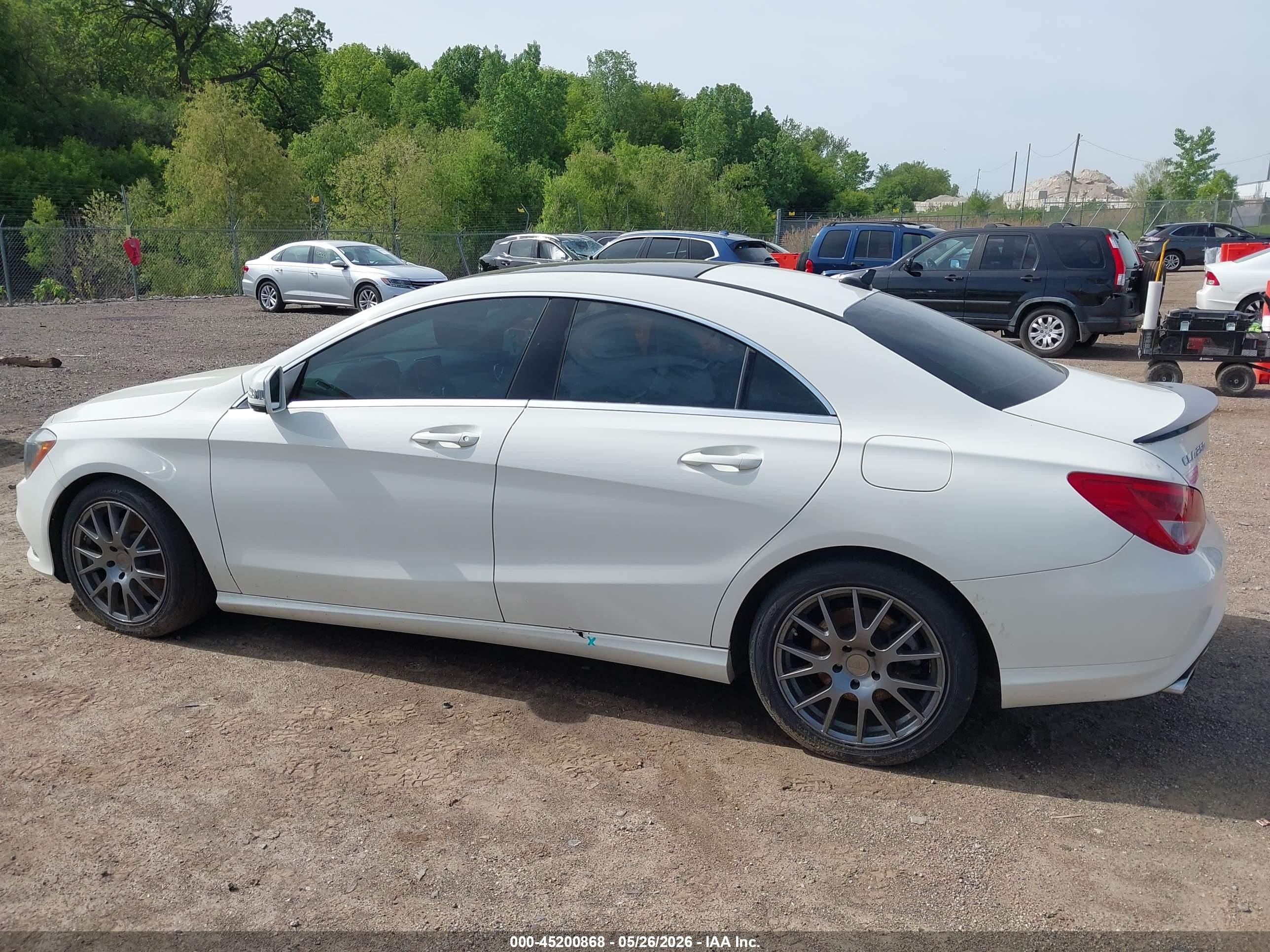 2014 Mercedes-benz Cla 250 4matic White vin: WDDSJ4GB9EN072562
