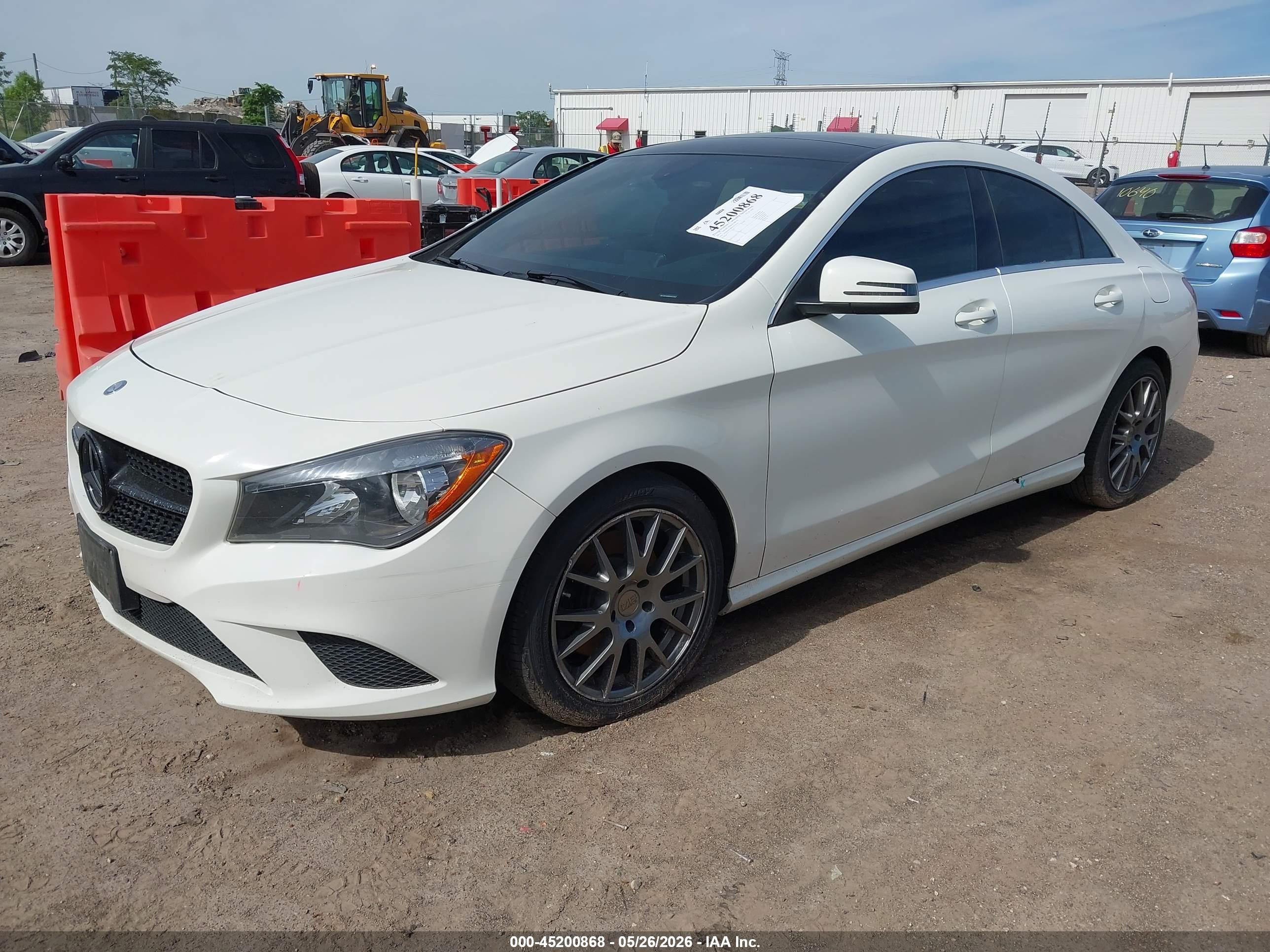 2014 Mercedes-benz Cla 250 4matic White vin: WDDSJ4GB9EN072562