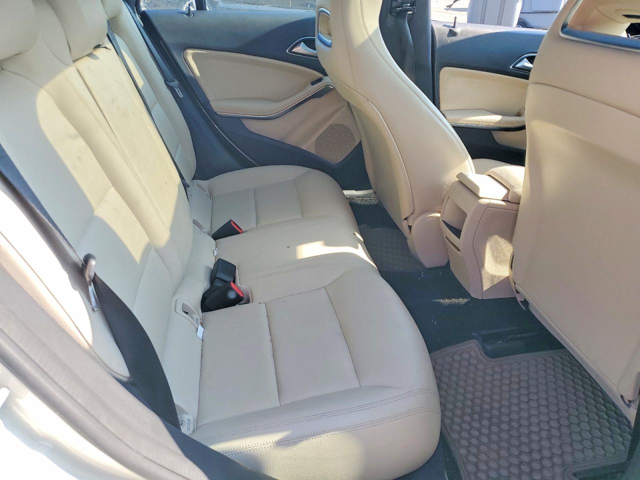 2014 Mercedes-benz Cla 250 4matic White vin: WDDSJ4GB9EN080192