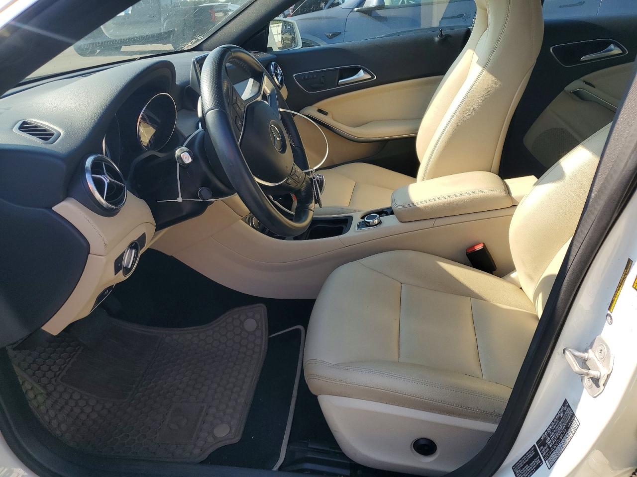 2014 Mercedes-benz Cla 250 4matic White vin: WDDSJ4GB9EN080192