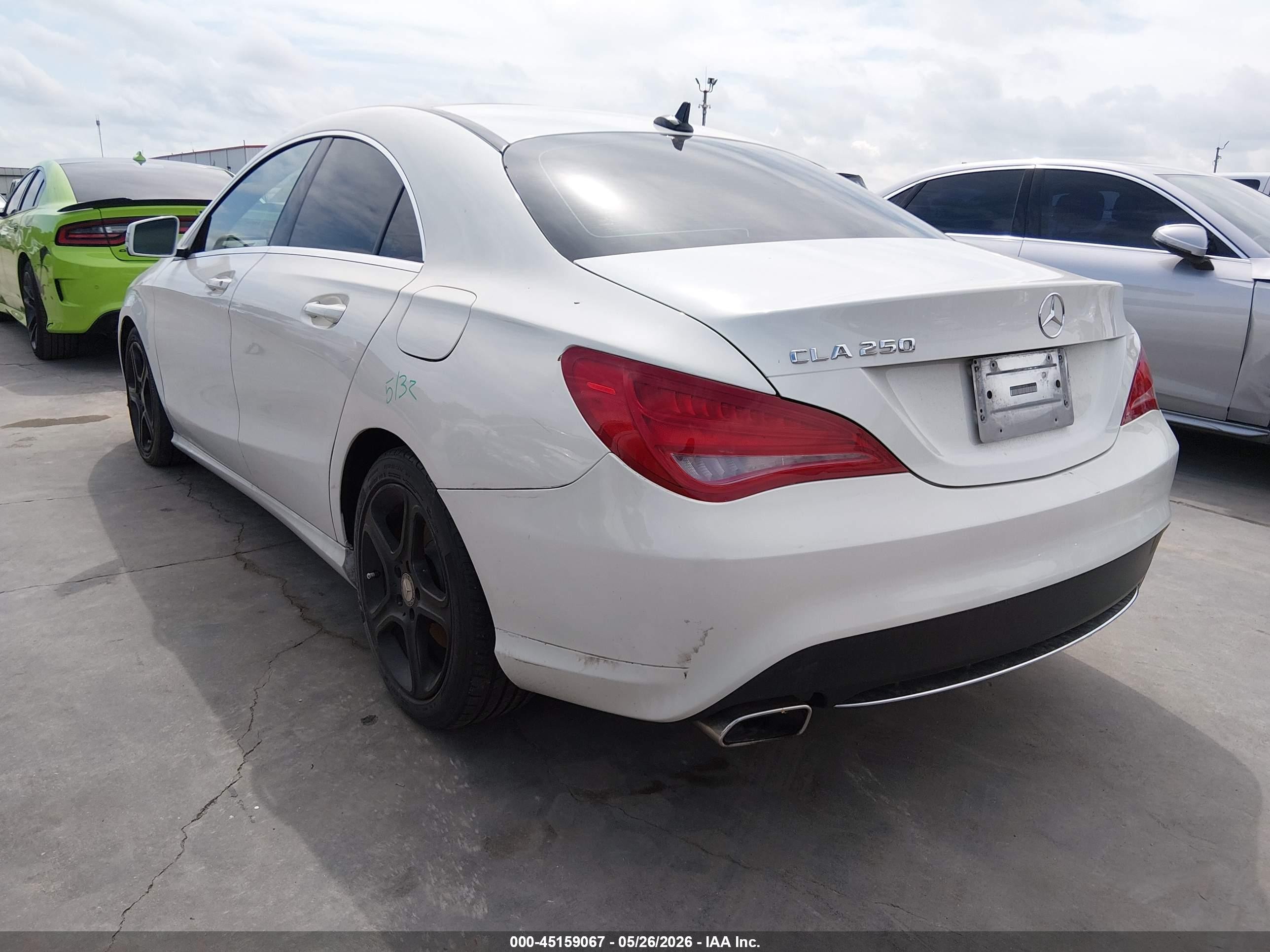2014 Mercedes-benz Cla 250 4matic White vin: WDDSJ4GB9EN148720
