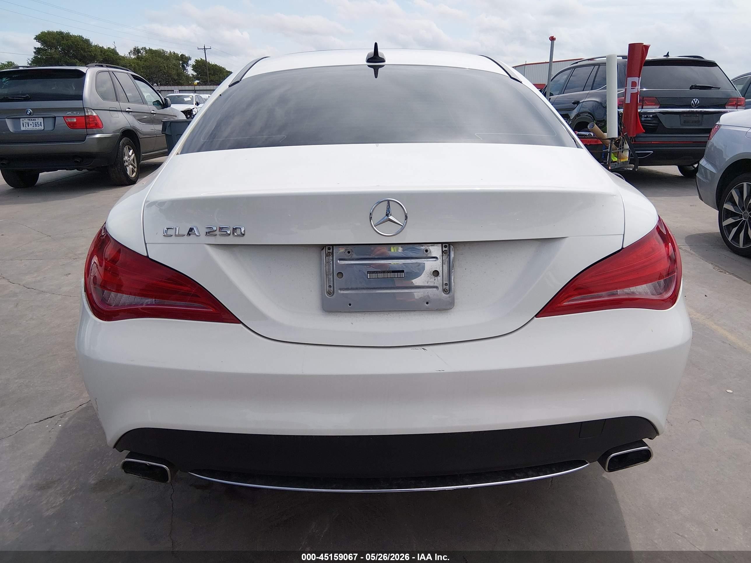 2014 Mercedes-benz Cla 250 4matic White vin: WDDSJ4GB9EN148720
