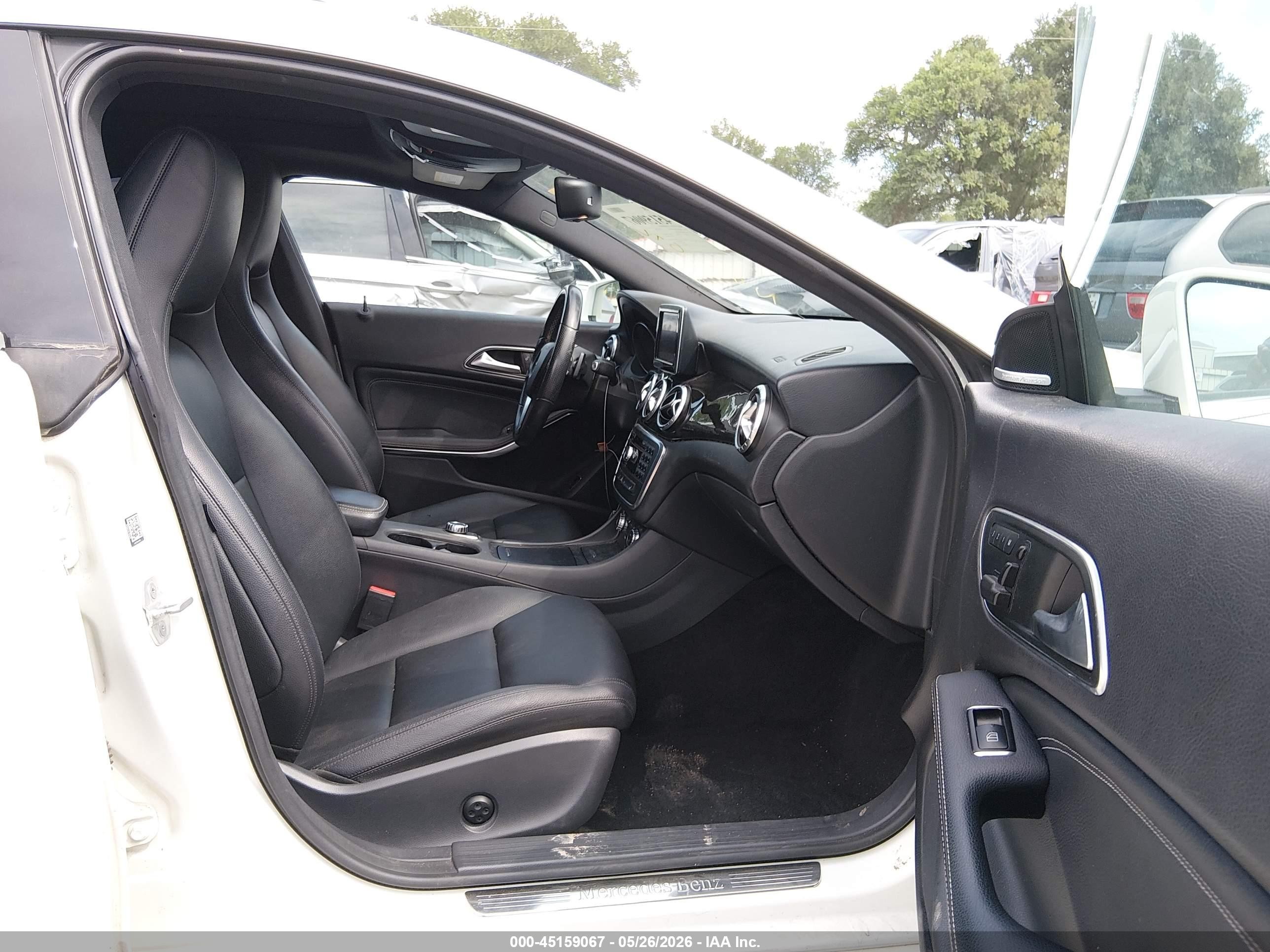 2014 Mercedes-benz Cla 250 4matic White vin: WDDSJ4GB9EN148720