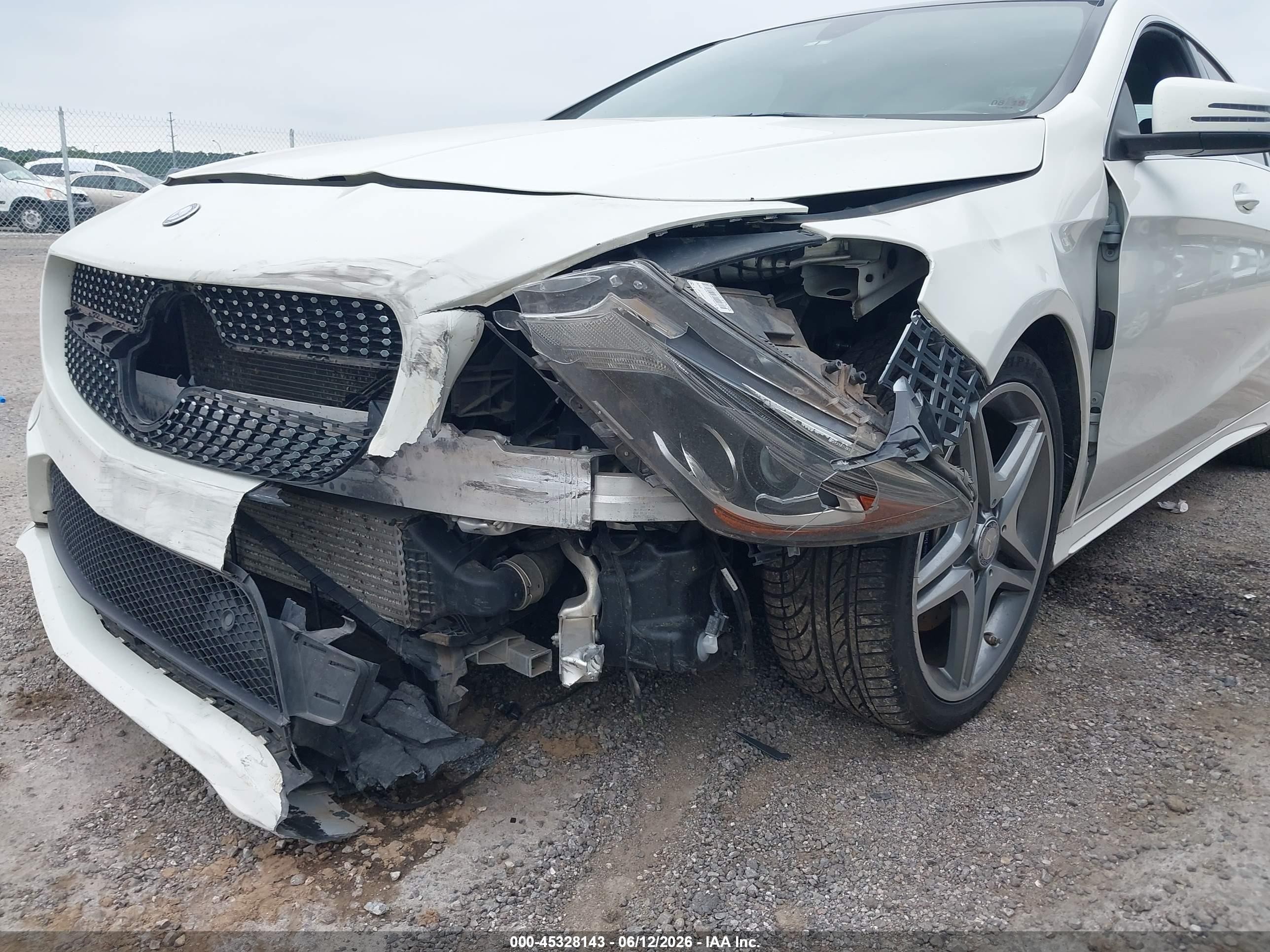 2015 Mercedes-benz Cla 250 4matic White vin: WDDSJ4GBXFN182053