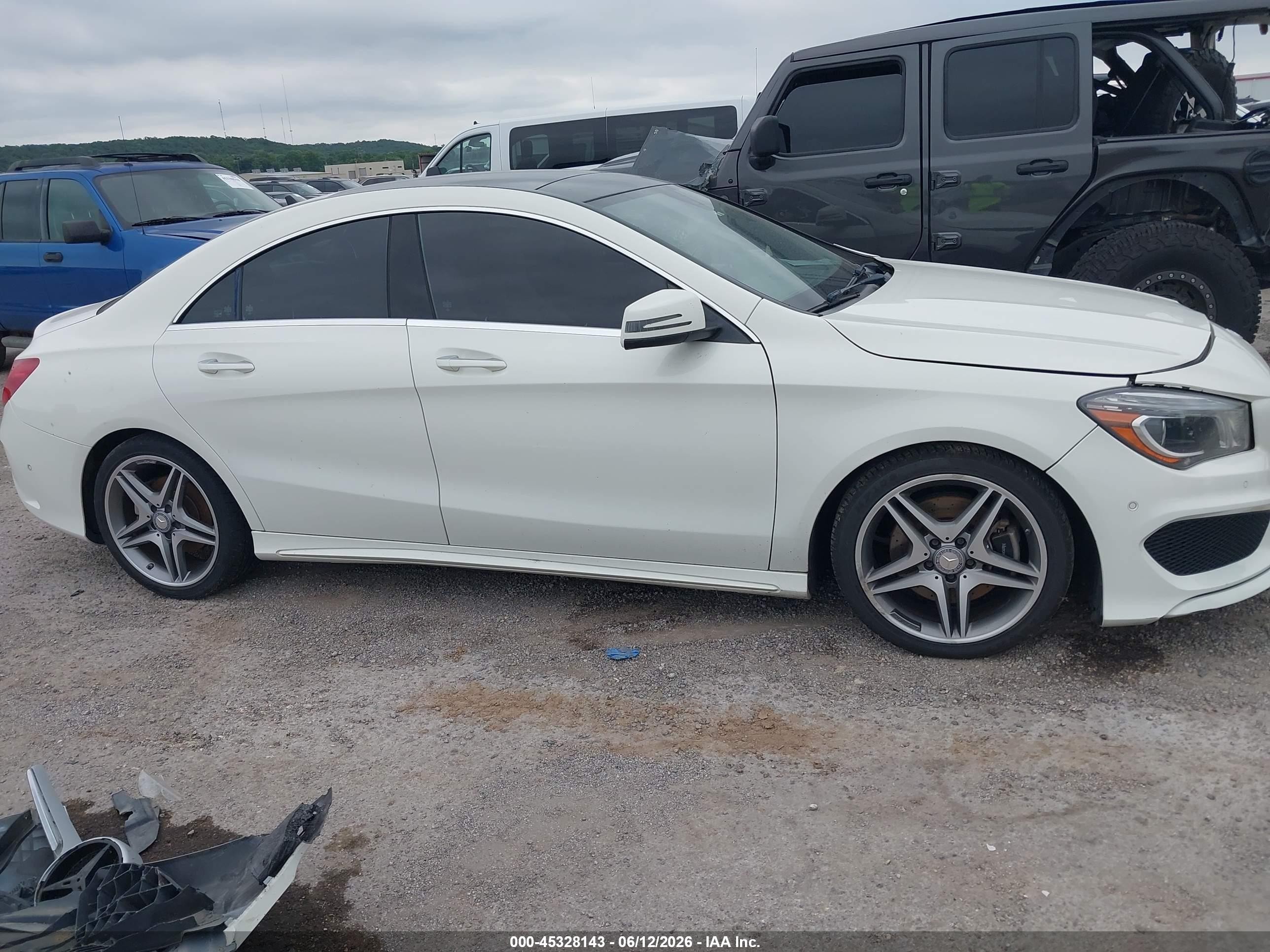 2015 Mercedes-benz Cla 250 4matic White vin: WDDSJ4GBXFN182053