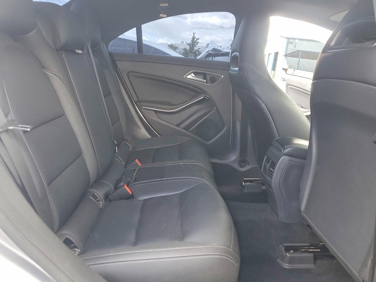 2014 Mercedes-benz Cla 45 Amg Silver vin: WDDSJ5CB2EN111682