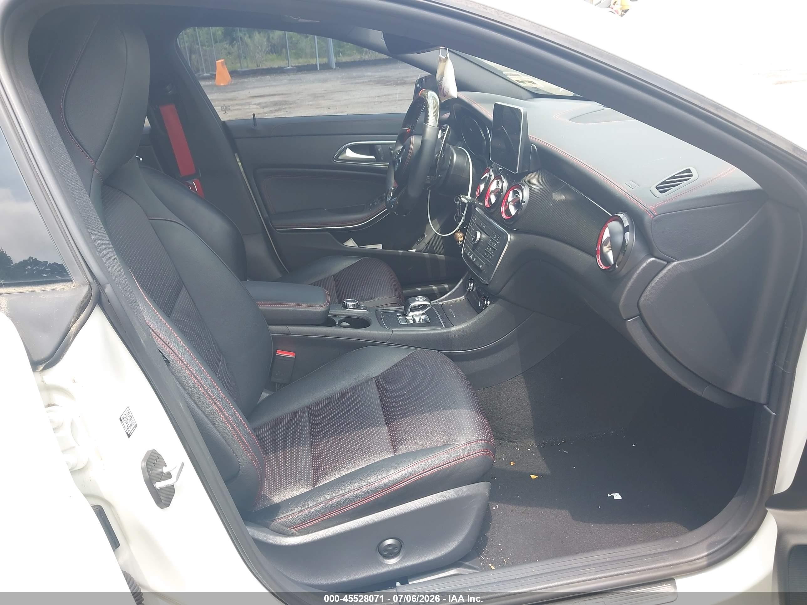 2015 Mercedes-benz Cla 45 Amg 4matic White vin: WDDSJ5CB4FN266414