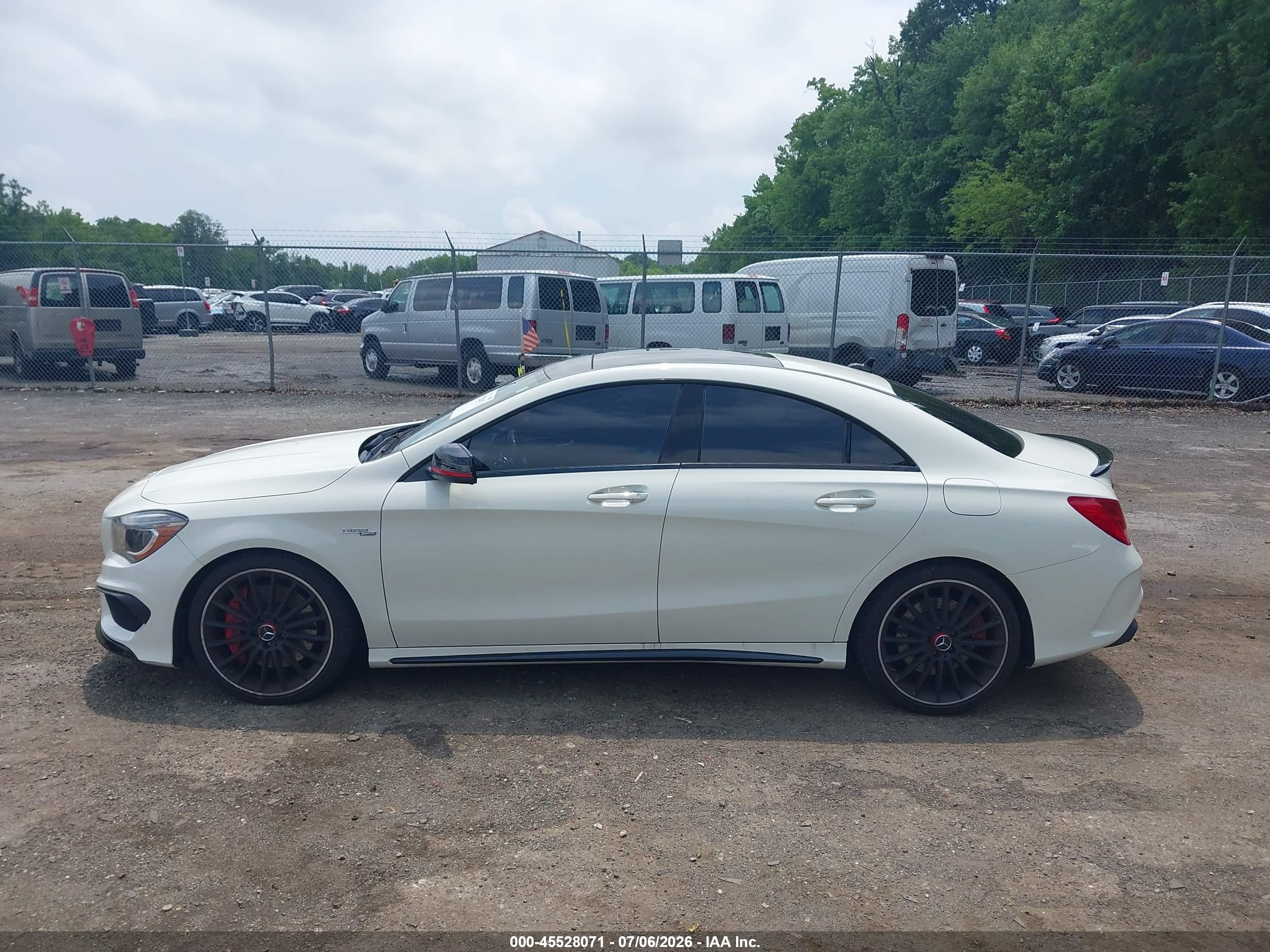 2015 Mercedes-benz Cla 45 Amg 4matic White vin: WDDSJ5CB4FN266414