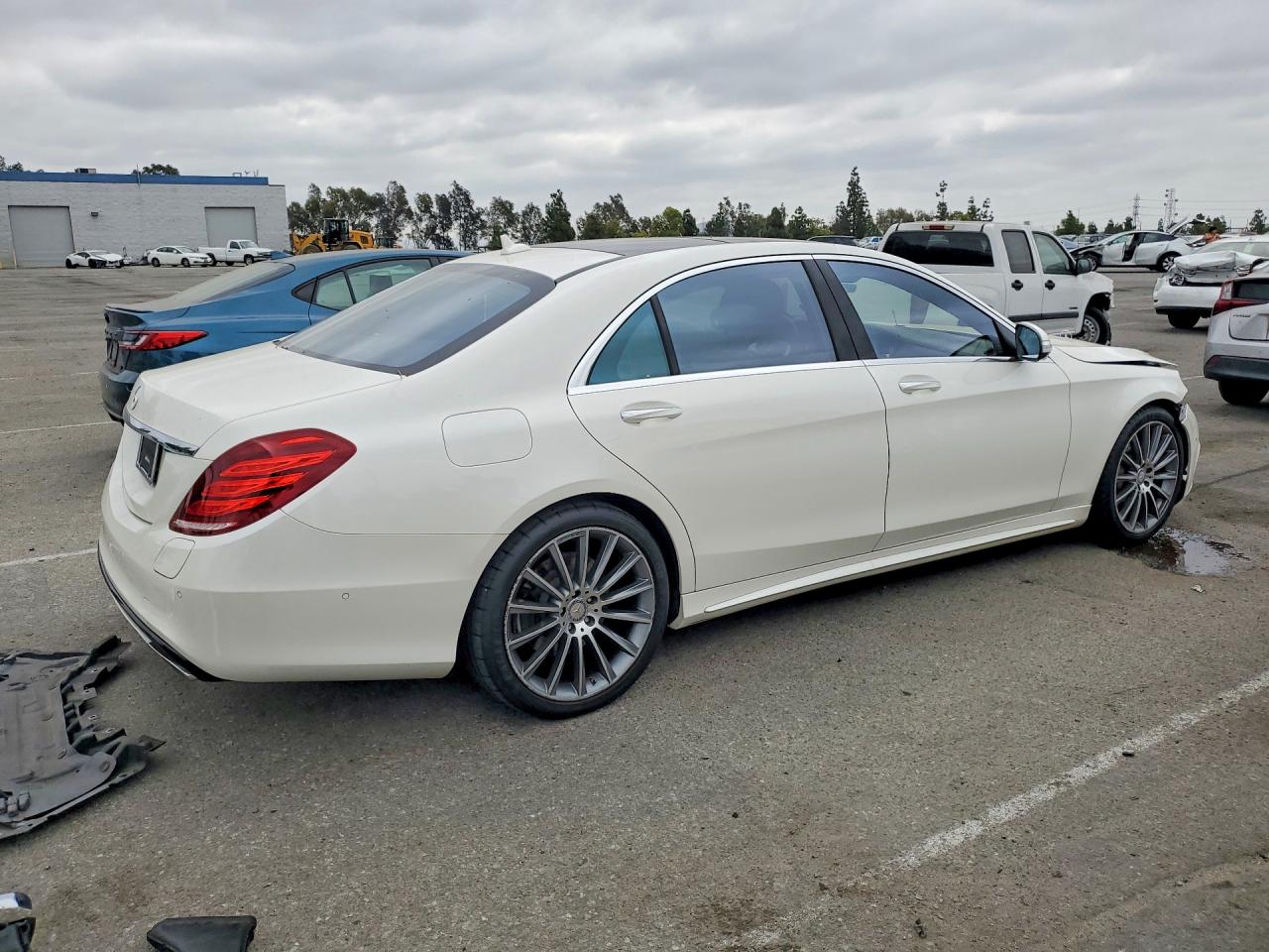 2016 Mercedes-benz S 550e White vin: WDDUG6DB4GA245678