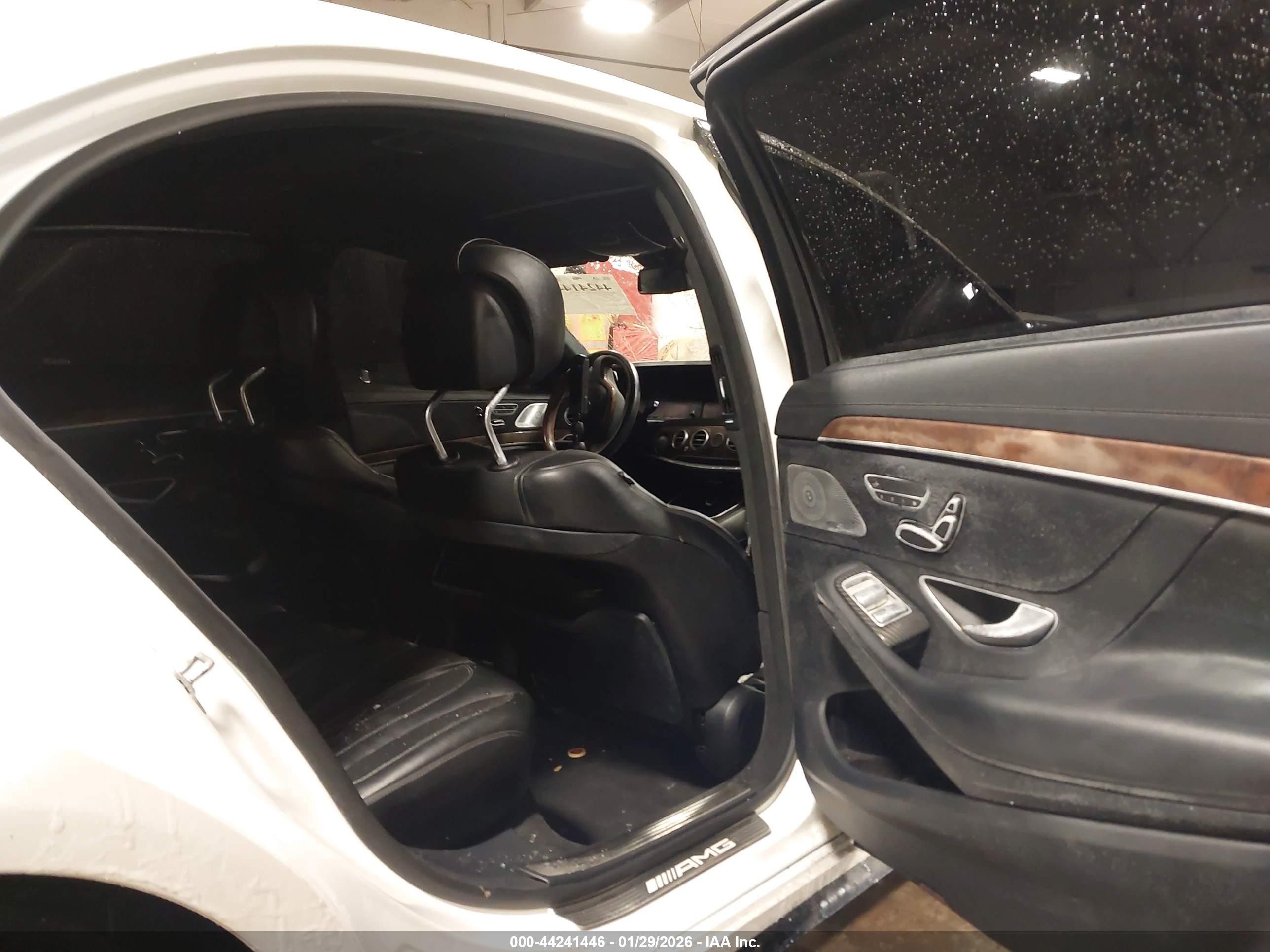 2014 Mercedes-benz S 63 Amg 4matic White vin: WDDUG7JB0EA035375