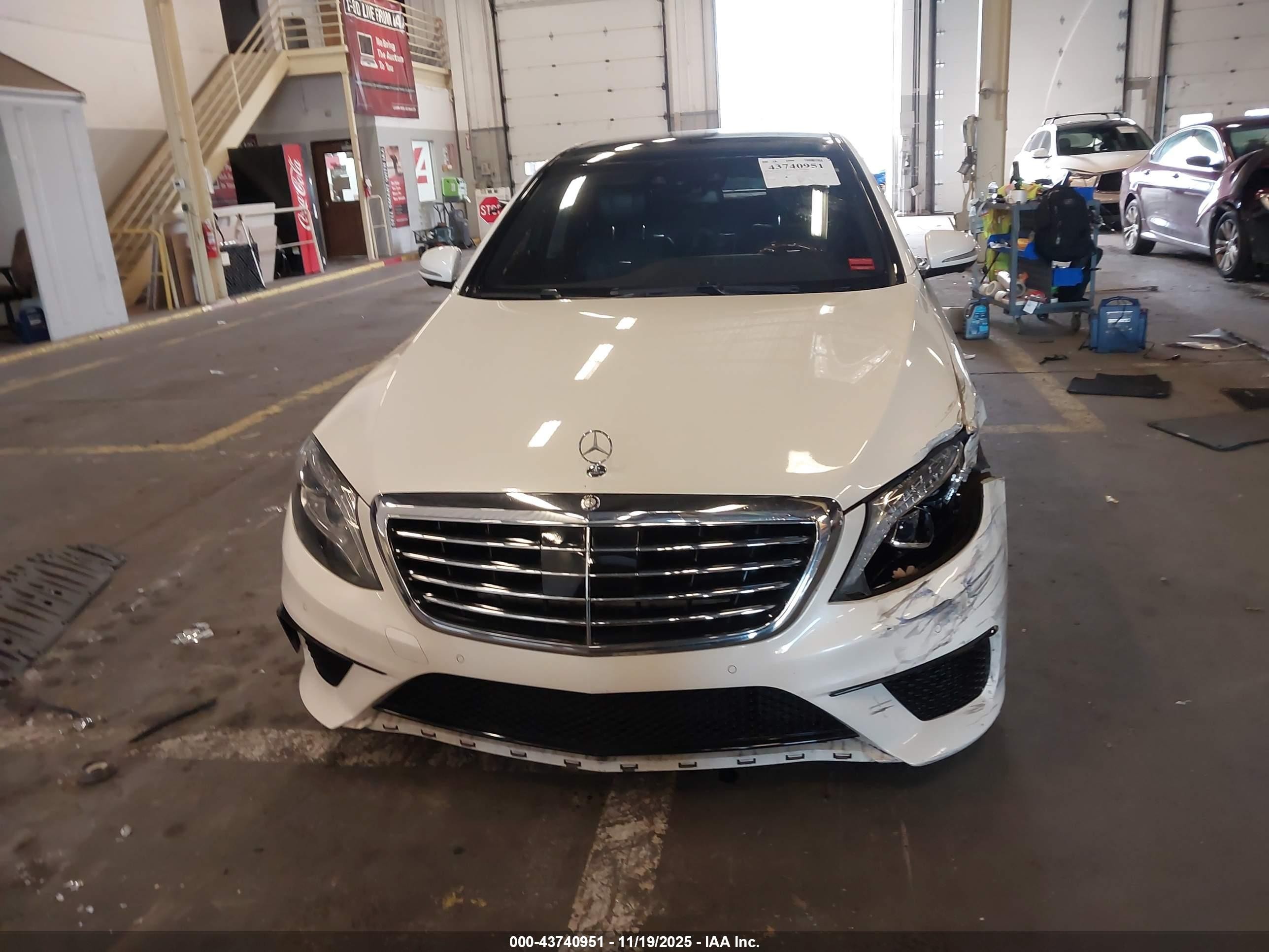 2014 Mercedes-benz S 63 Amg 4matic Белый vin: WDDUG7JB7EA039584