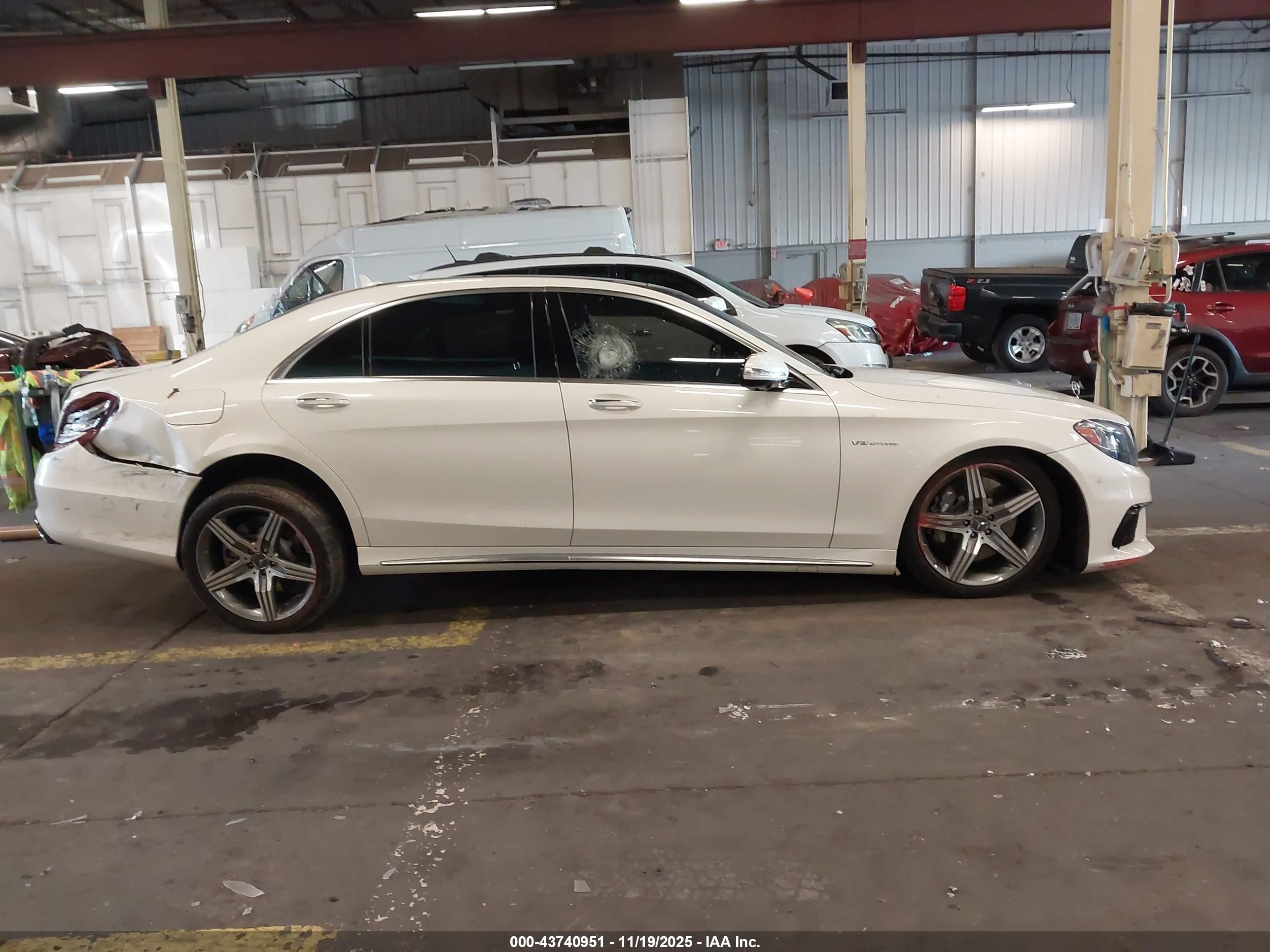 2014 Mercedes-benz S 63 Amg 4matic Белый vin: WDDUG7JB7EA039584