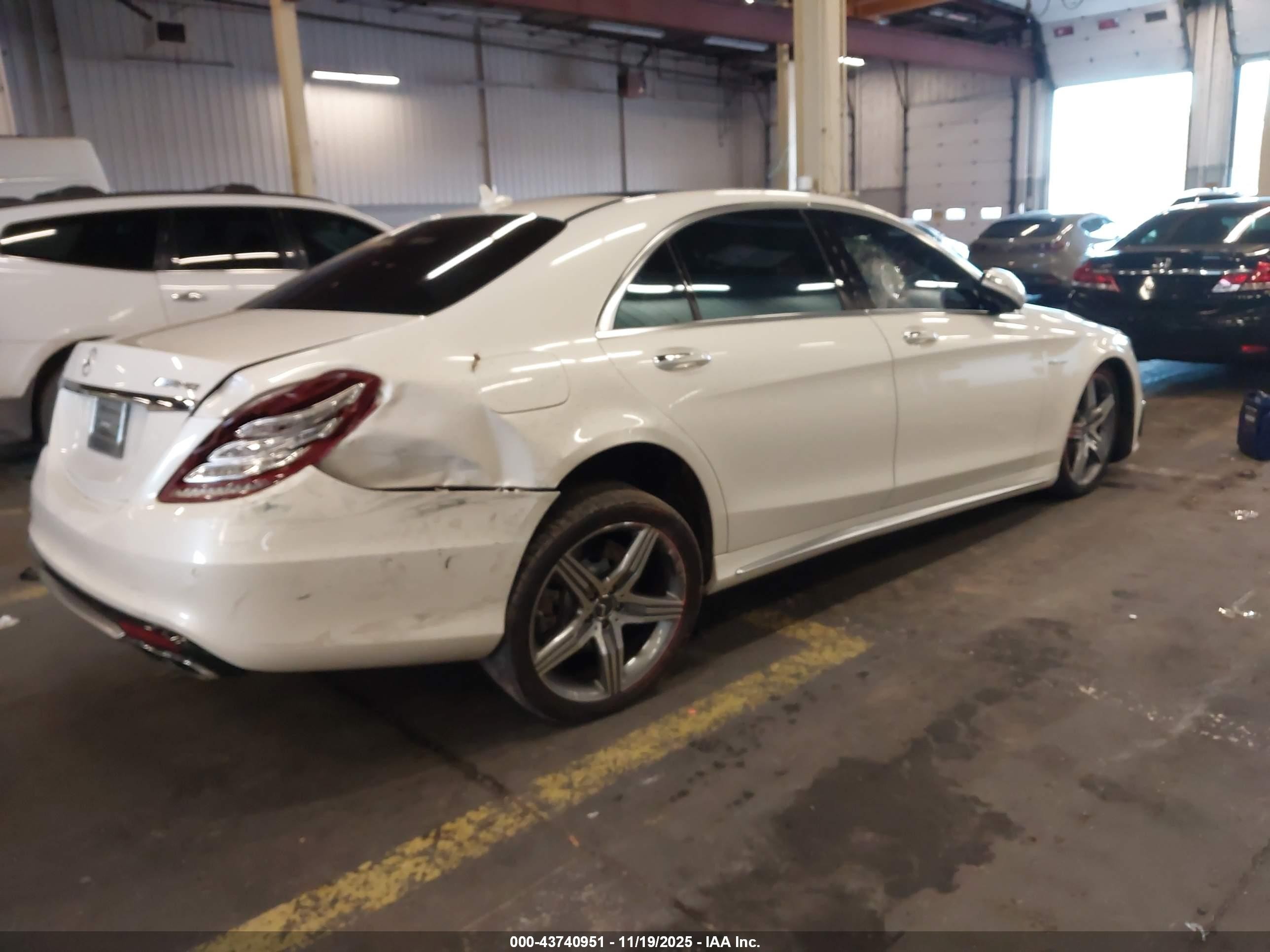 2014 Mercedes-benz S 63 Amg 4matic Белый vin: WDDUG7JB7EA039584