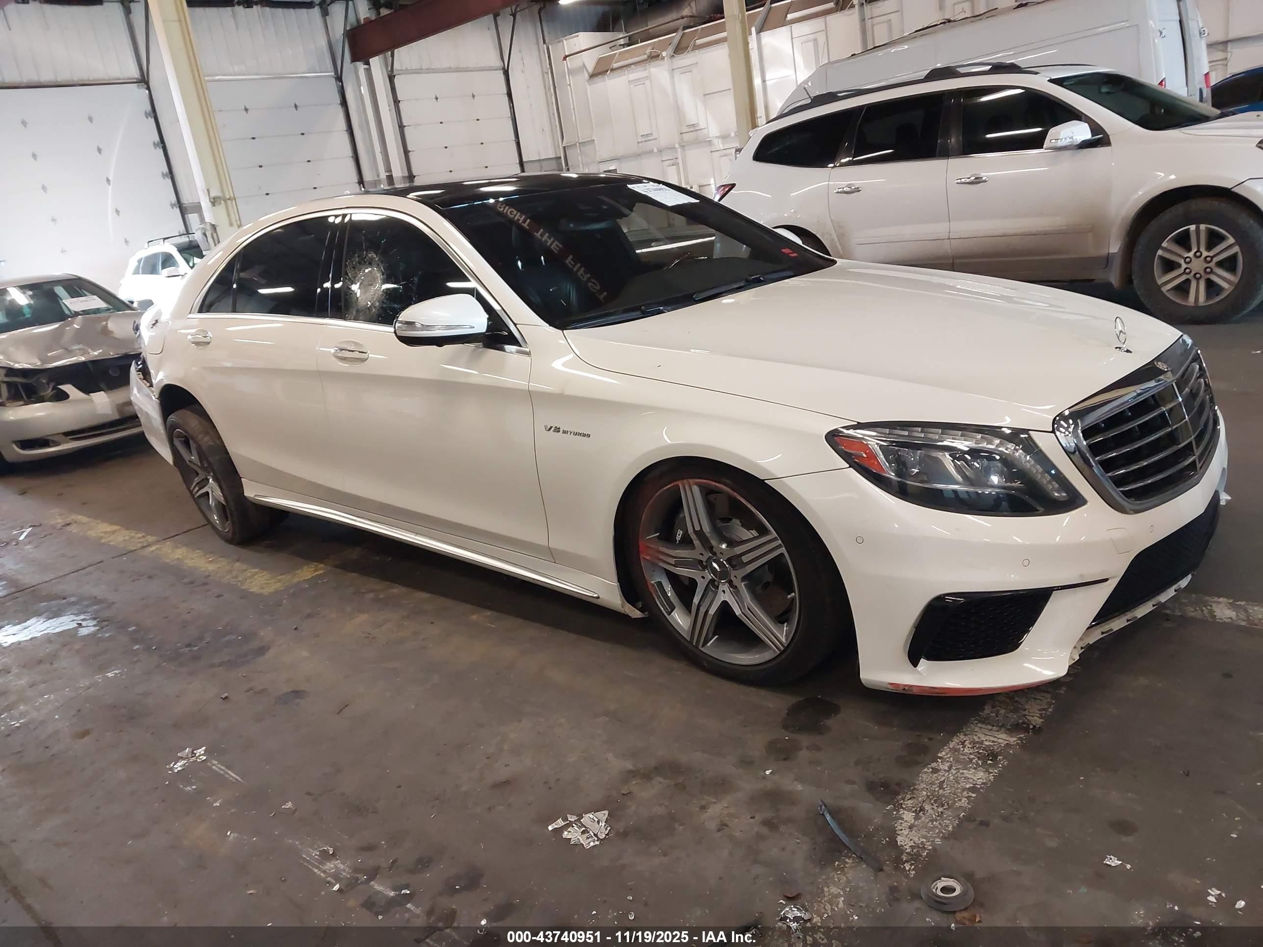 2014 Mercedes-benz S 63 Amg 4matic White vin: WDDUG7JB7EA039584
