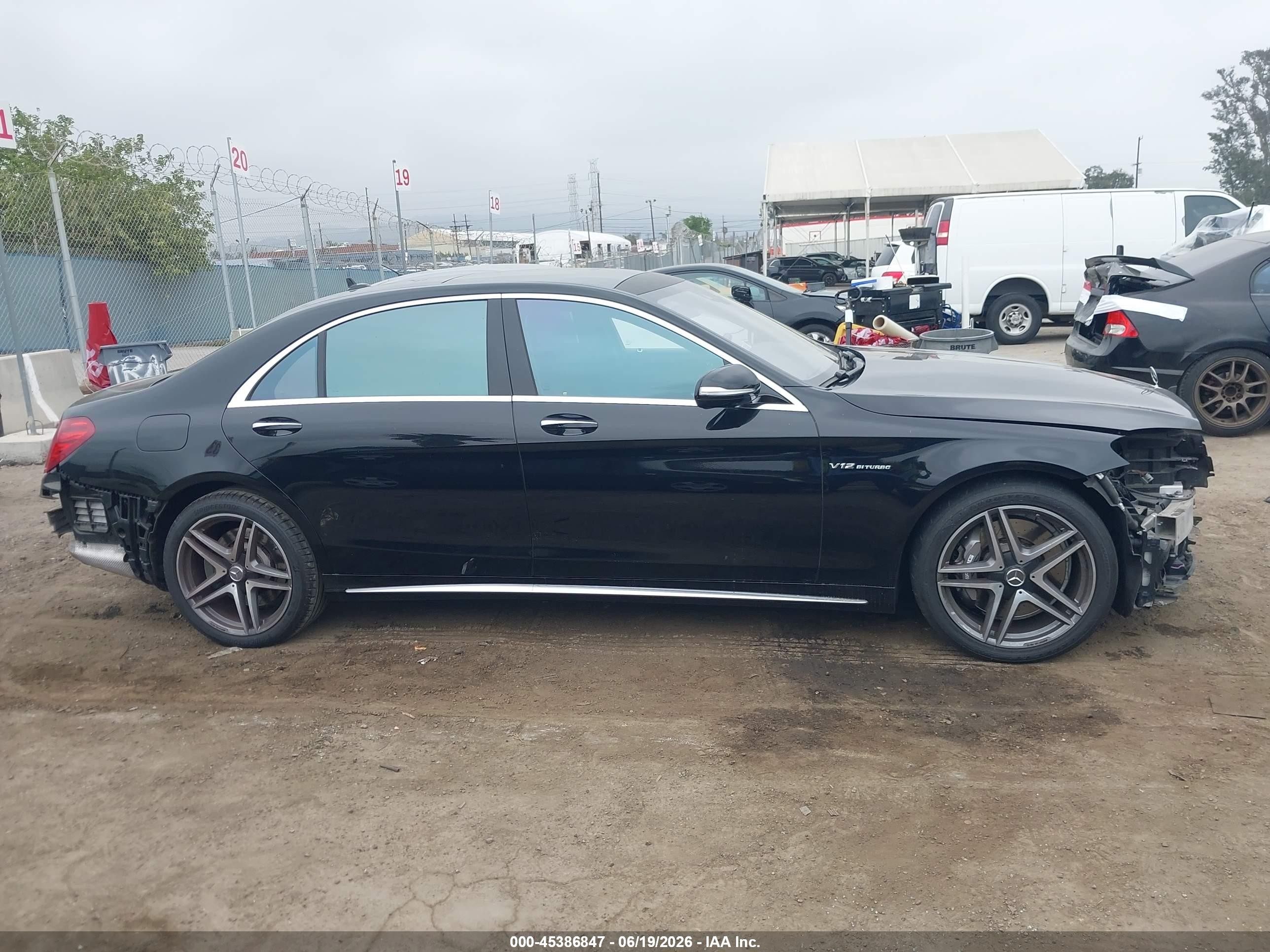 2015 Mercedes-benz S 65 Amg   Черный vin: WDDUG7KB0FA147366