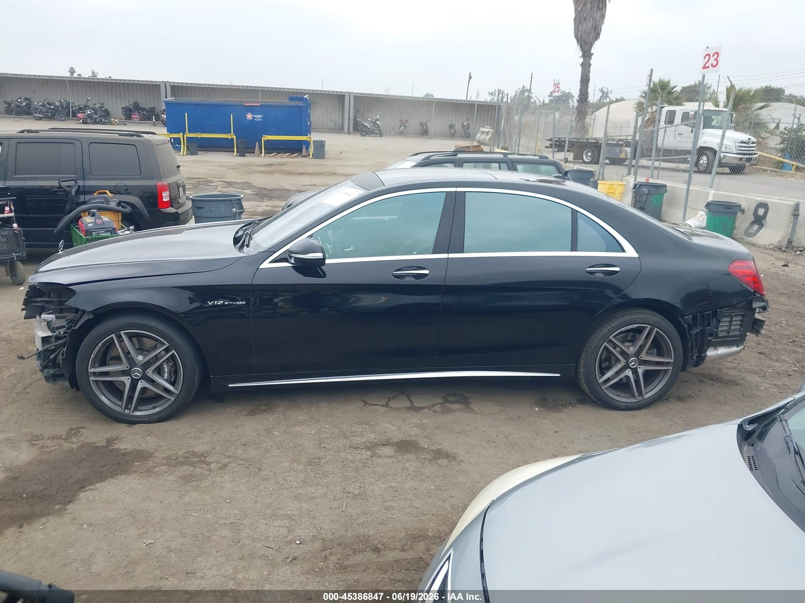 2015 Mercedes-benz S 65 Amg   Черный vin: WDDUG7KB0FA147366
