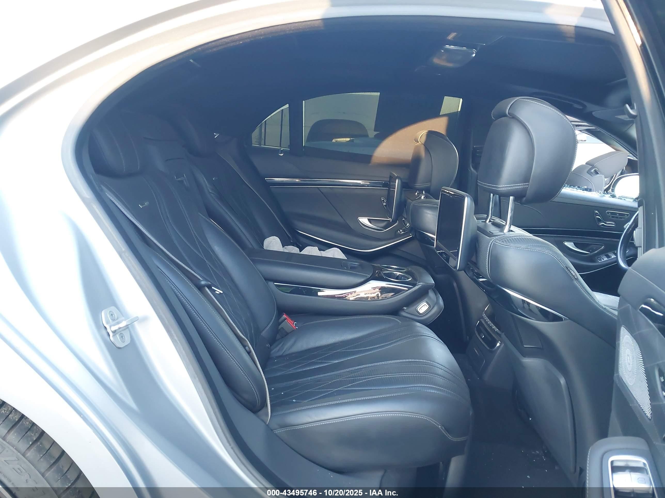 2015 Mercedes-benz S65amg   Silver vin: WDDUG7KB2FA091754