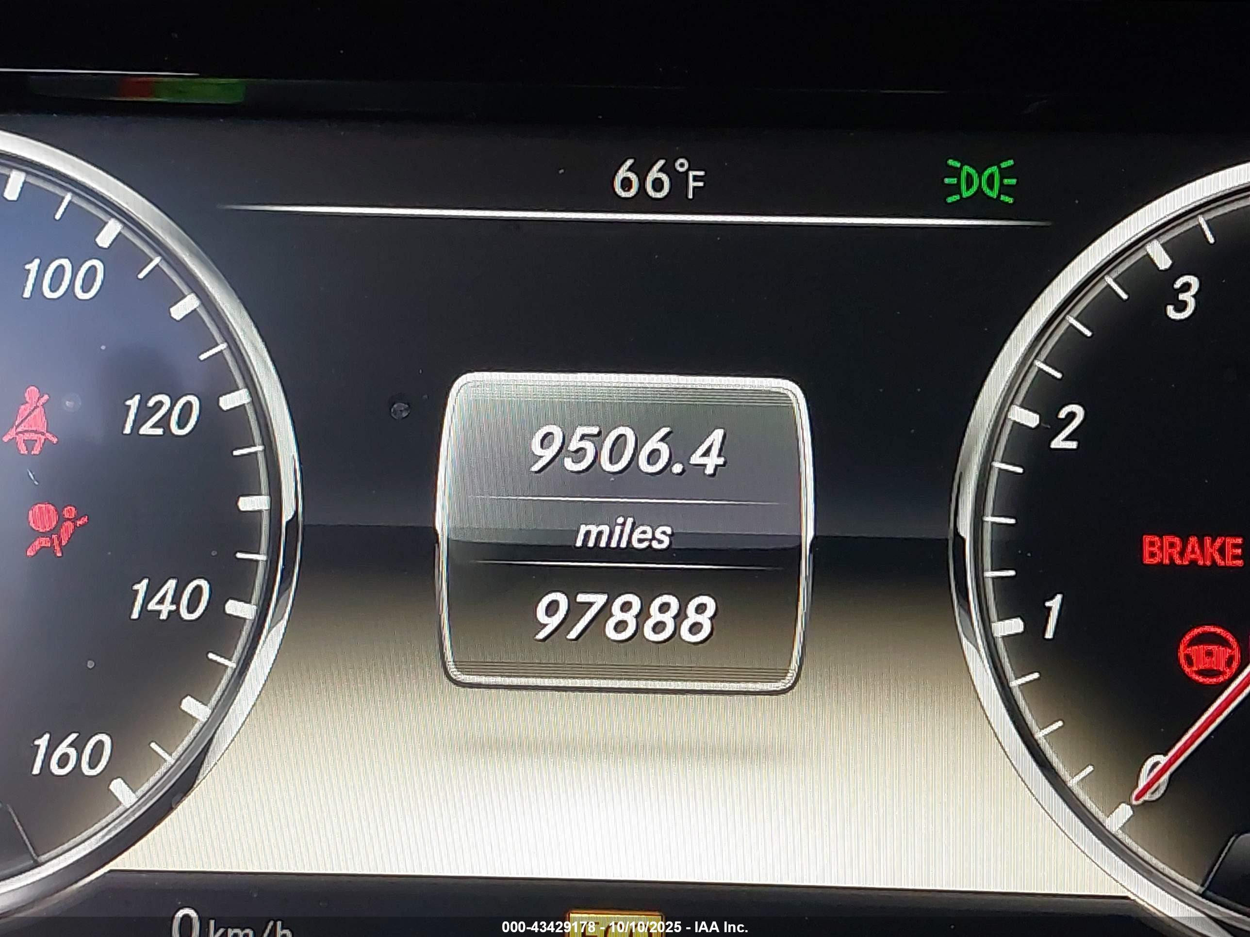 2014 Mercedes-benz S 550   Black vin: WDDUG8CB0EA001178