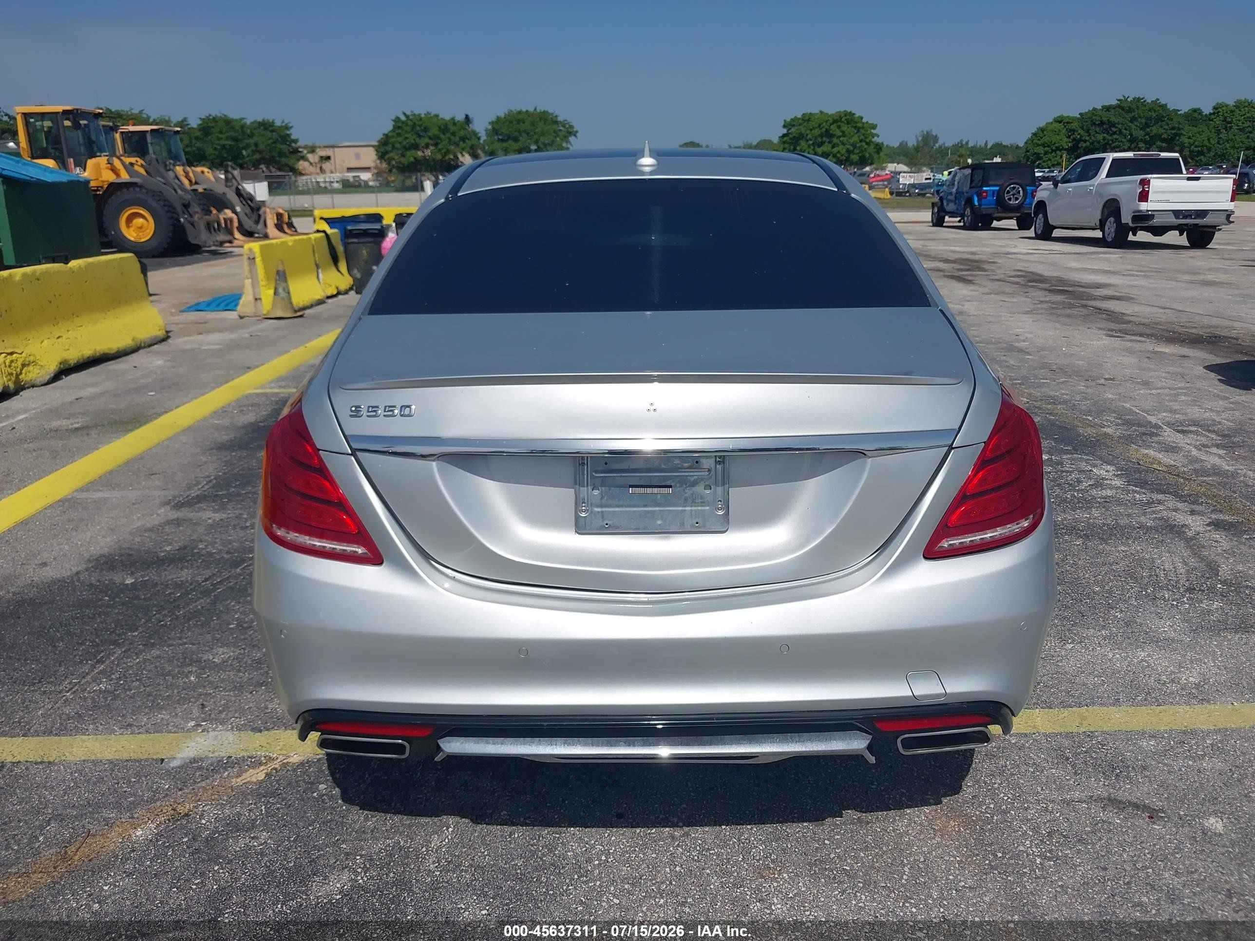 2014 Mercedes-benz S 550   Silver vin: WDDUG8CB0EA006560