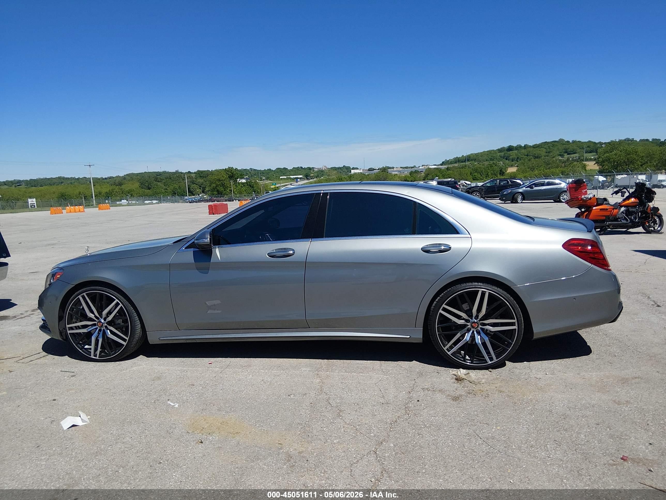 2014 Mercedes-benz S 550   Silver vin: WDDUG8CB0EA042250