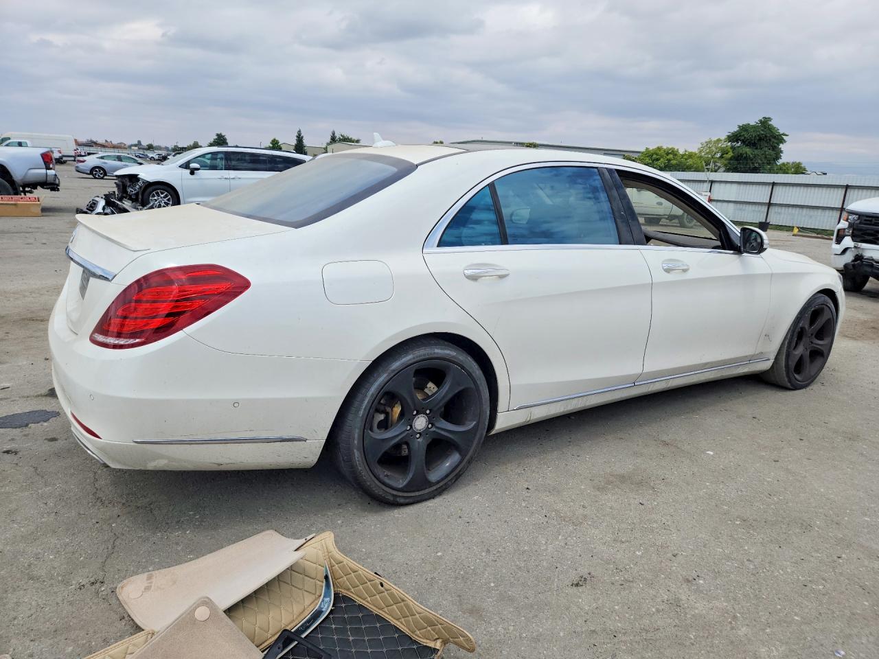 2014 Mercedes-benz S 550 White vin: WDDUG8CB0EA058416
