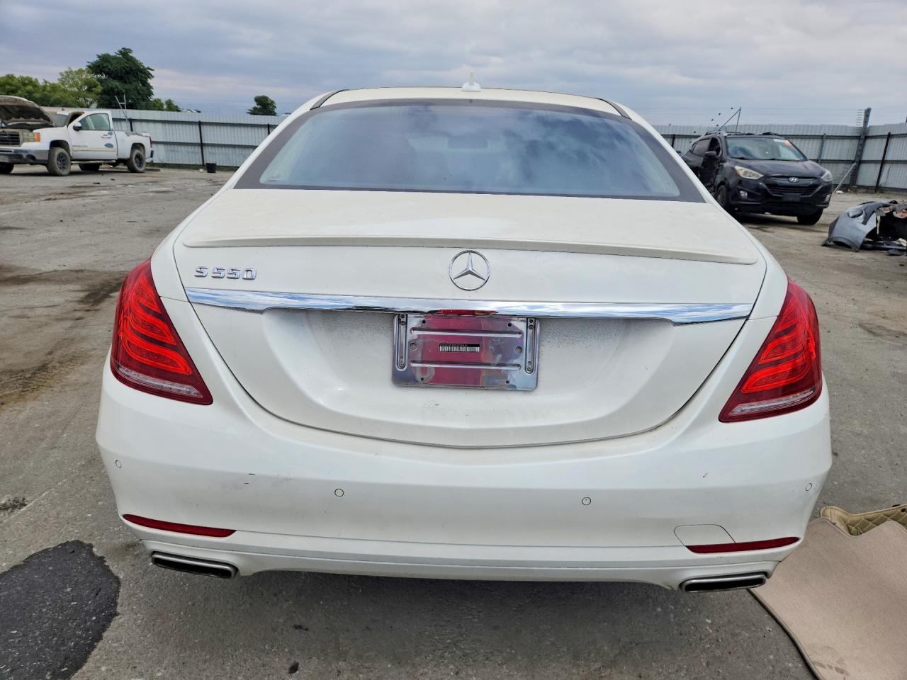 2014 Mercedes-benz S 550 White vin: WDDUG8CB0EA058416