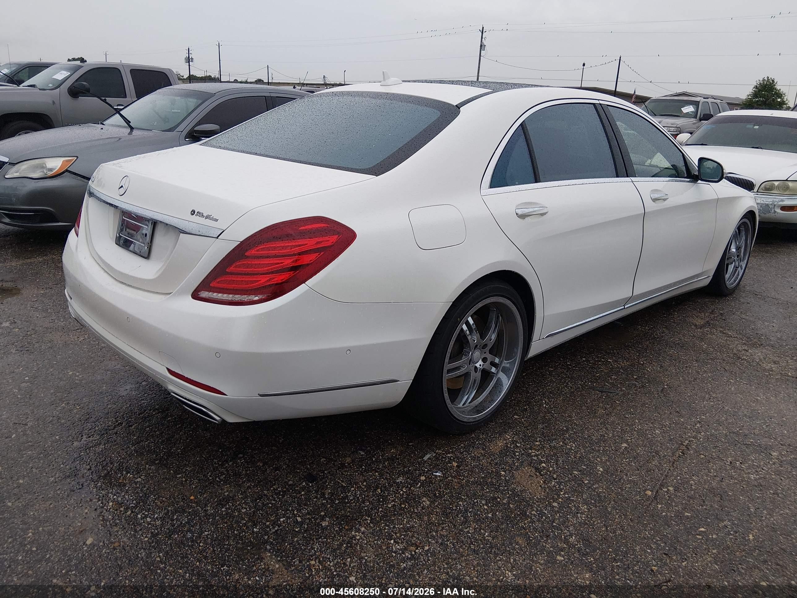 2015 Mercedes-benz S 550   White vin: WDDUG8CB0FA070406